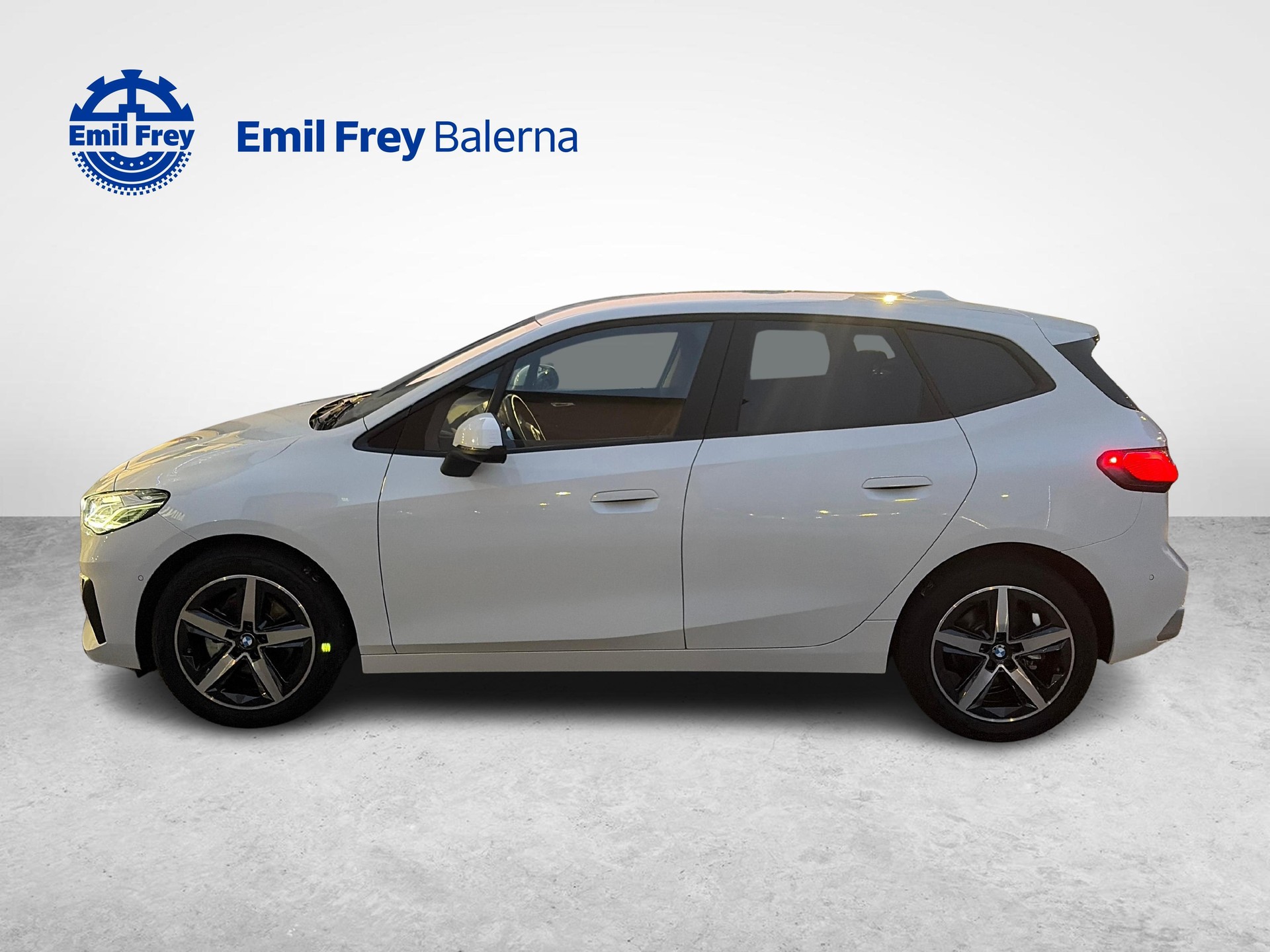 BMW 218d Active Tourer-image-2