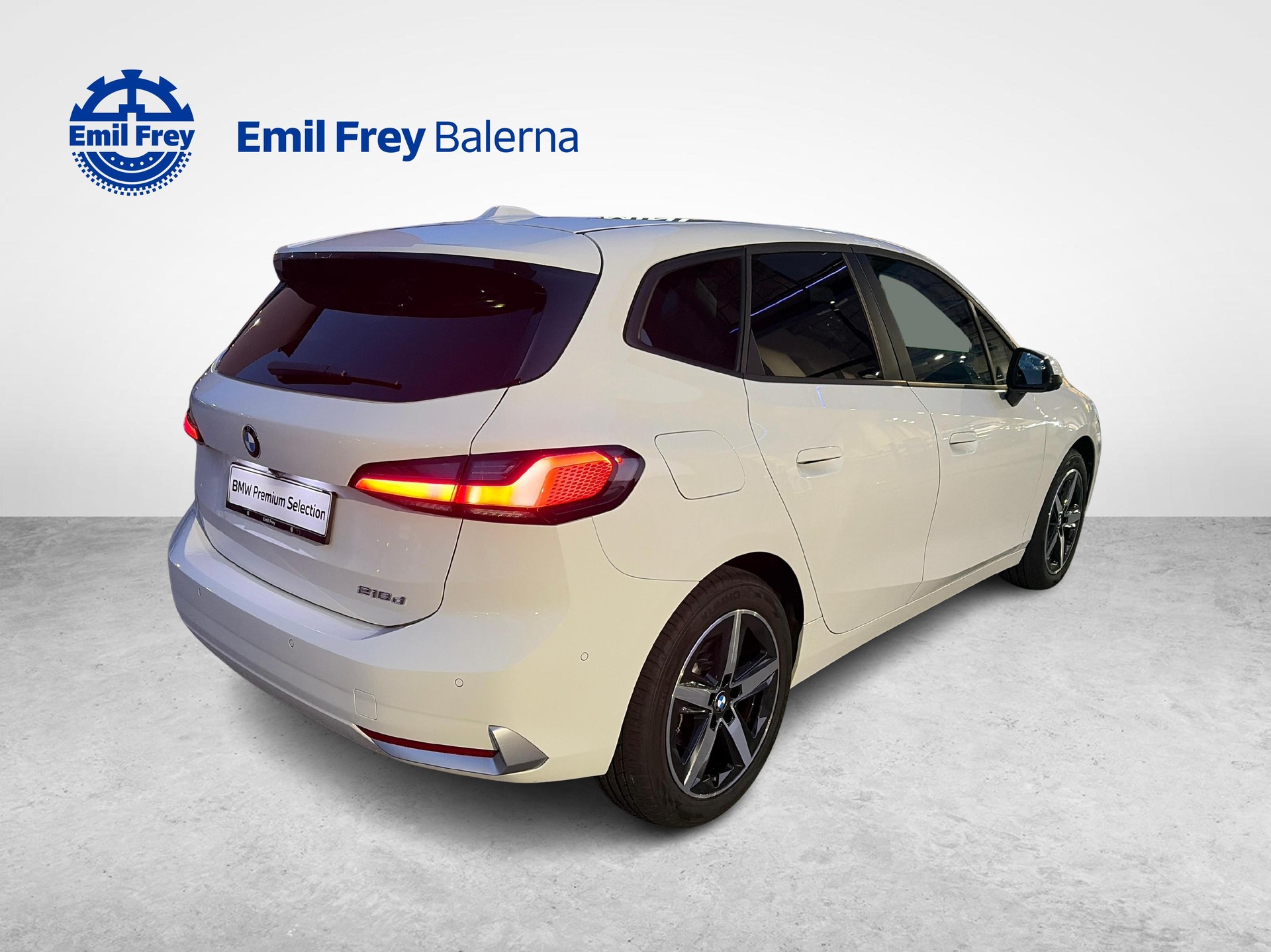 BMW 218d Active Tourer-image-8