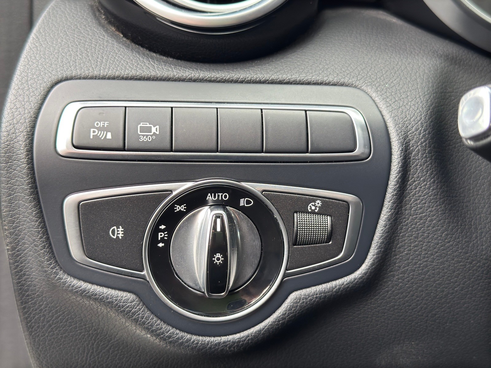 MERCEDES-BENZ GLC Coupé 250 AMG Line 4Matic 9G-Tronic-image-21