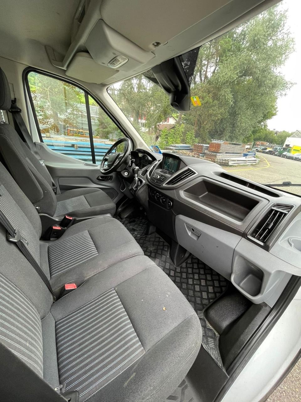 FORD Transit Van 350 L2 Ambiente 2.0 TDCi 170 RWD-image-9