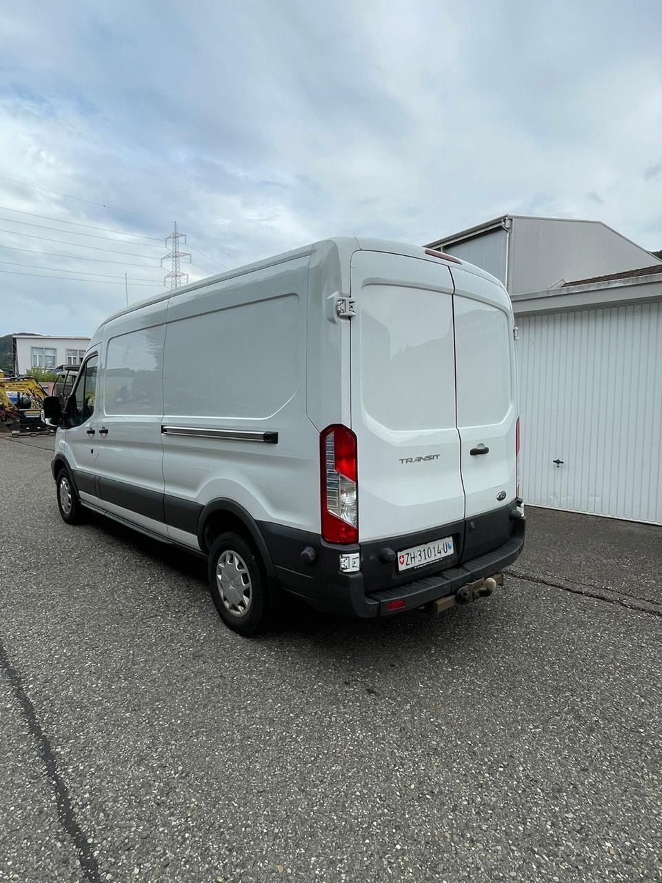 FORD Transit Van 350 L2 Ambiente 2.0 TDCi 170 RWD-image-2