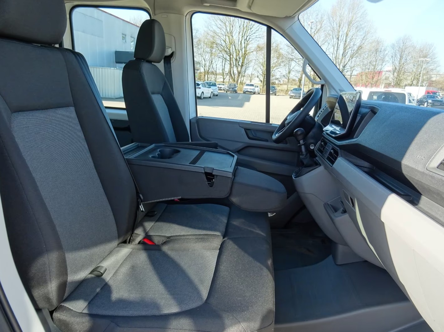 VW Crafter 35 2.0 TDI L4-image-4
