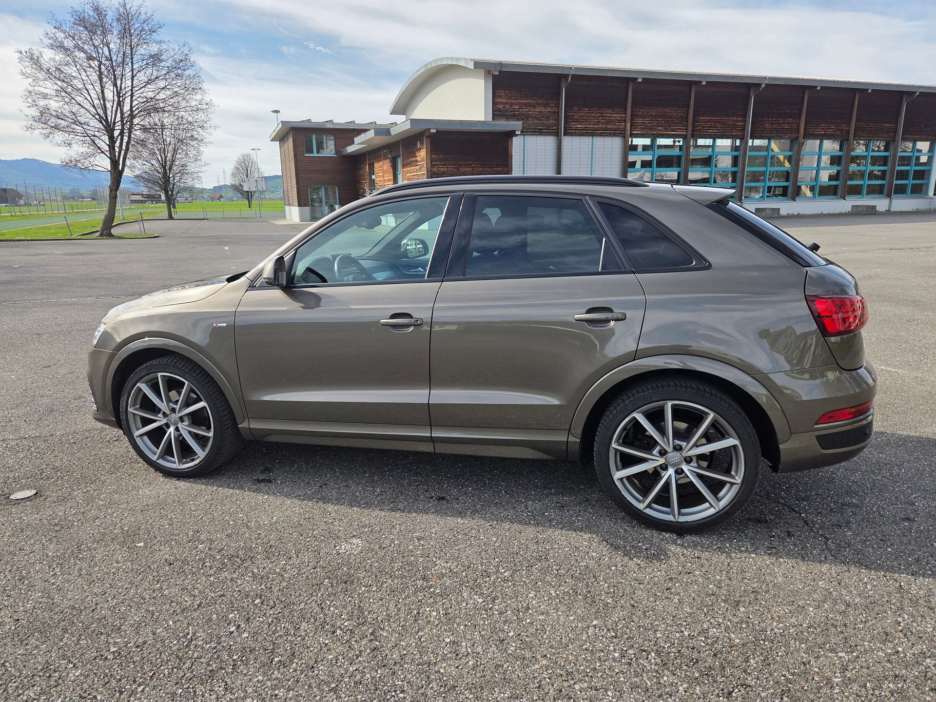 AUDI Q3 2.0 TDI sport quattro S-tronic-image-7