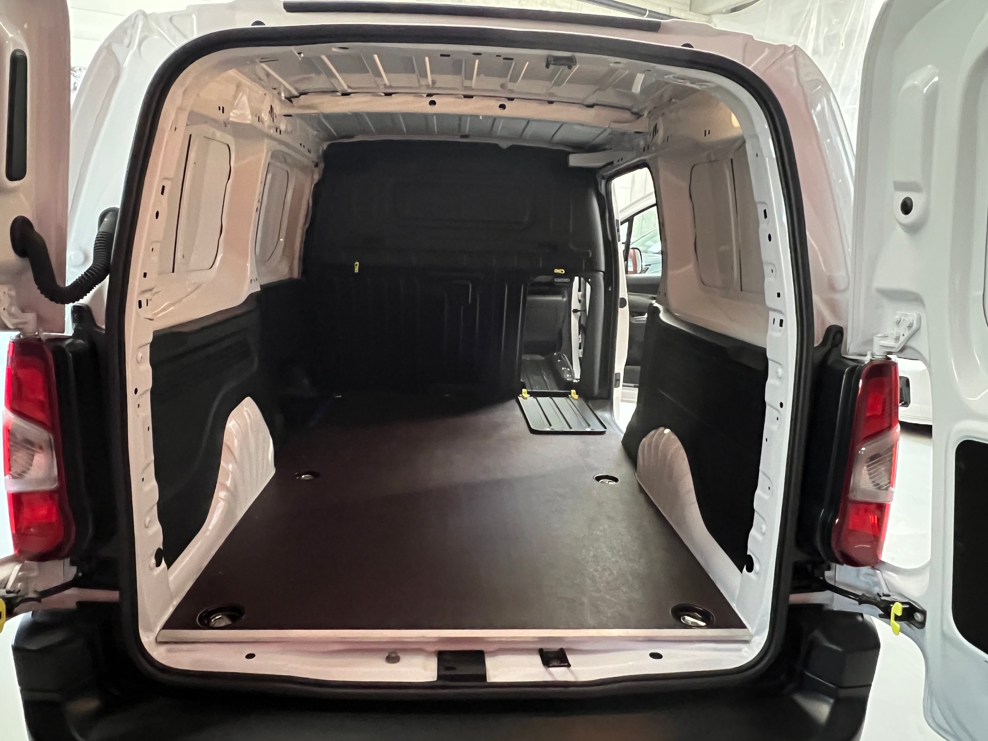 FIAT Doblo 1.5 BlueHDi L2 950kg Techno-image-5