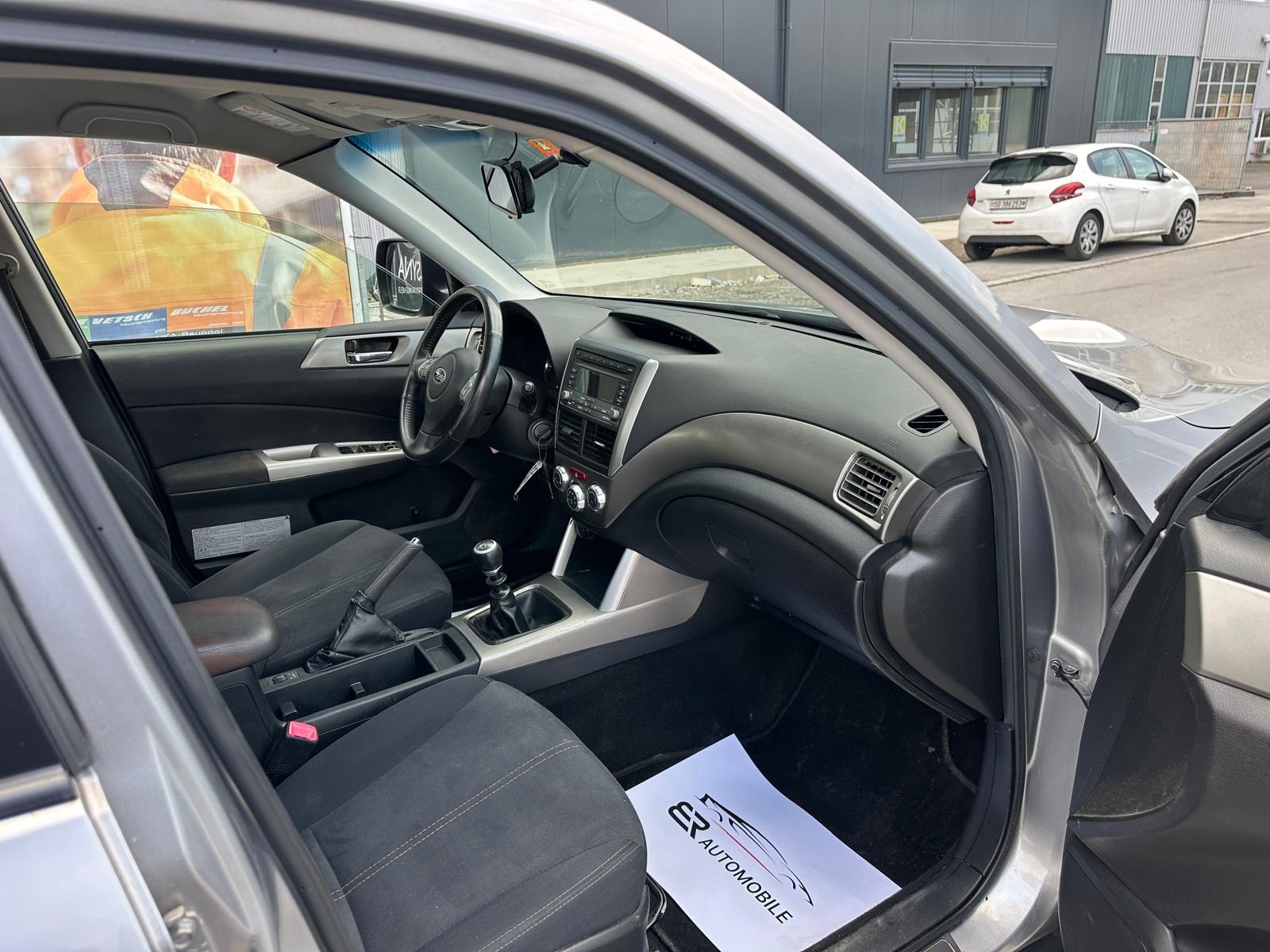 SUBARU Forester 2.0D XS Limited-image-10