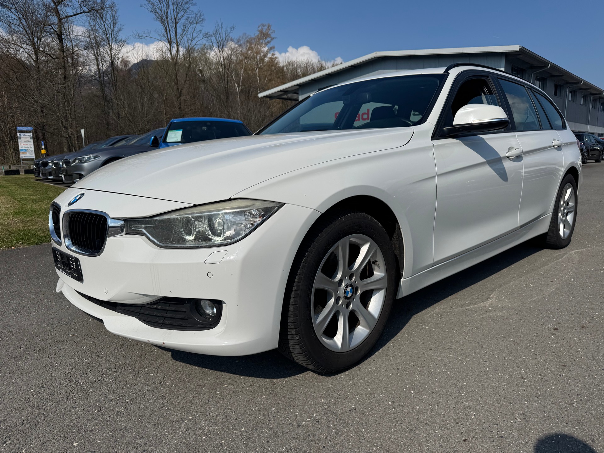 BMW 320d xDrive Touring Steptronic-image-0