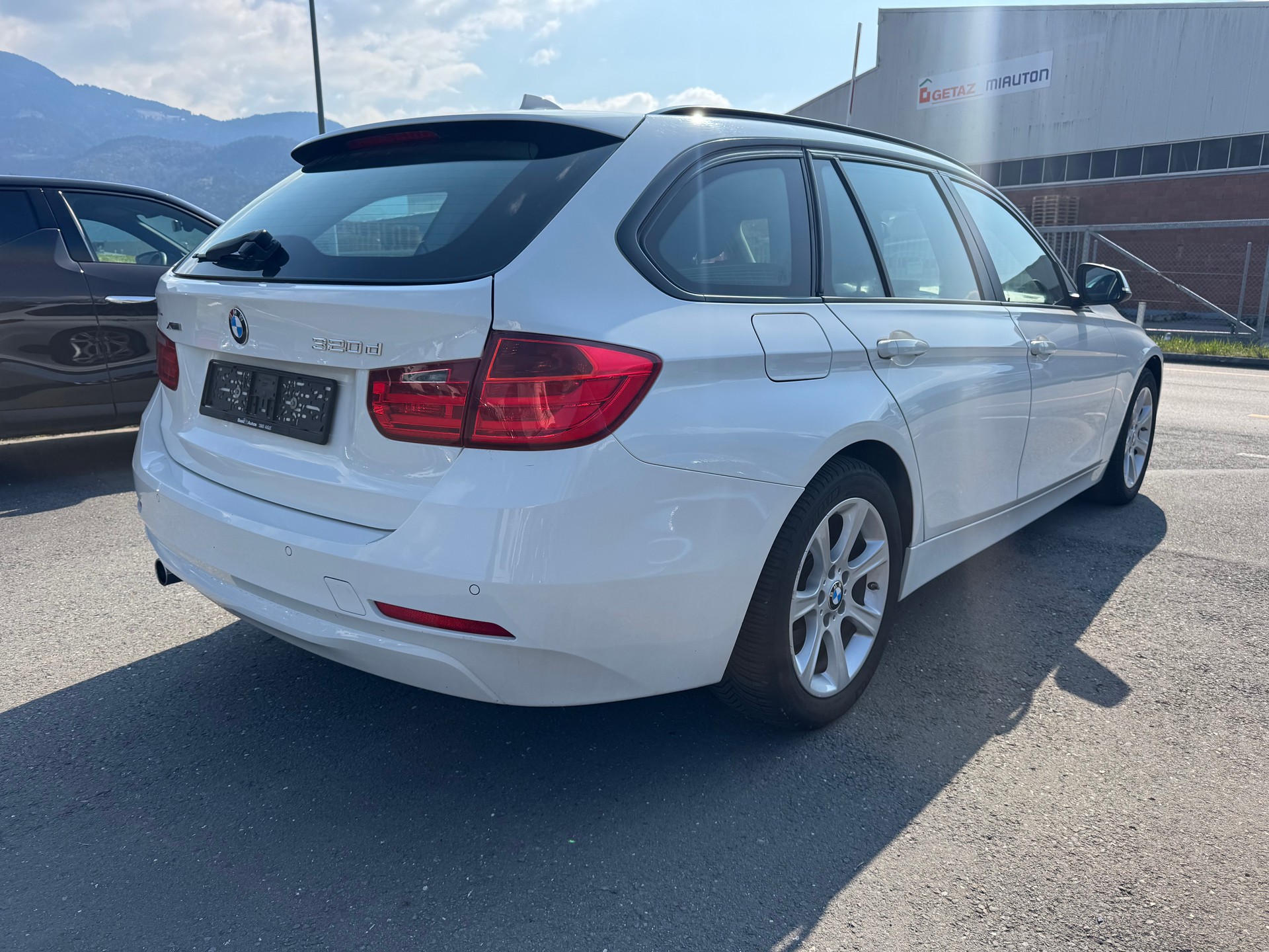 BMW 320d xDrive Touring Steptronic-image-3