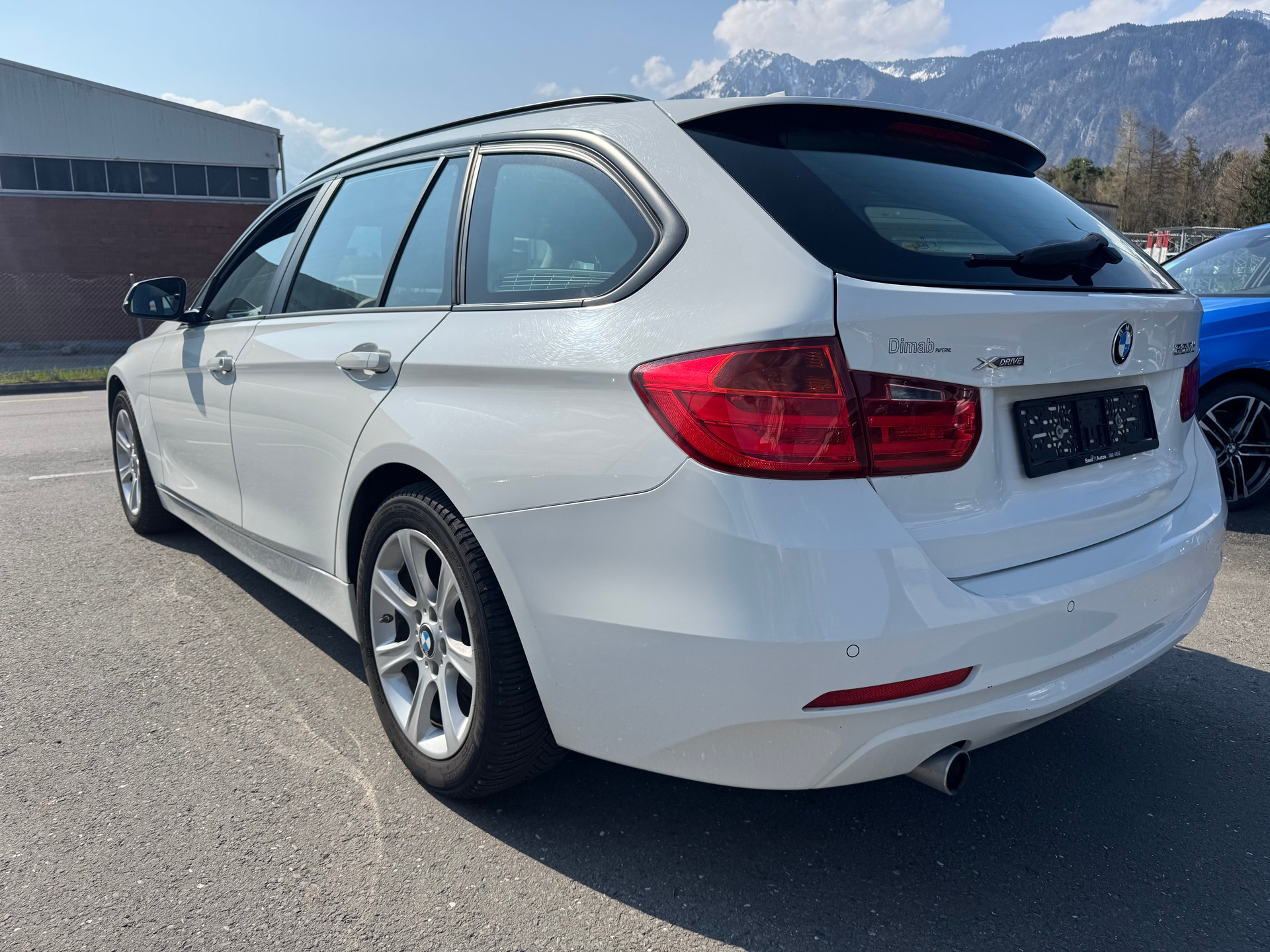 BMW 320d xDrive Touring Steptronic-image-5