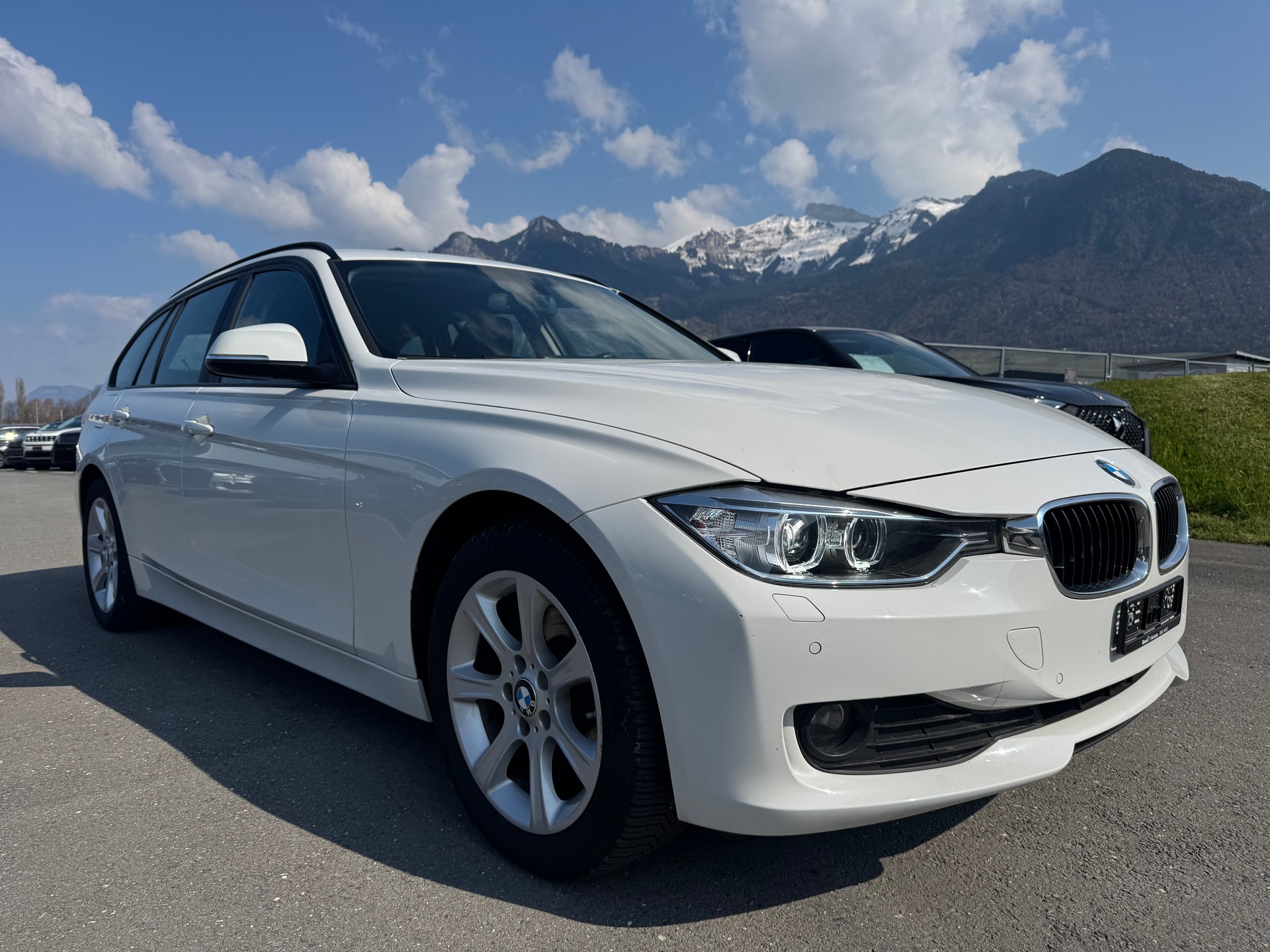 BMW 320d xDrive Touring Steptronic-image-2