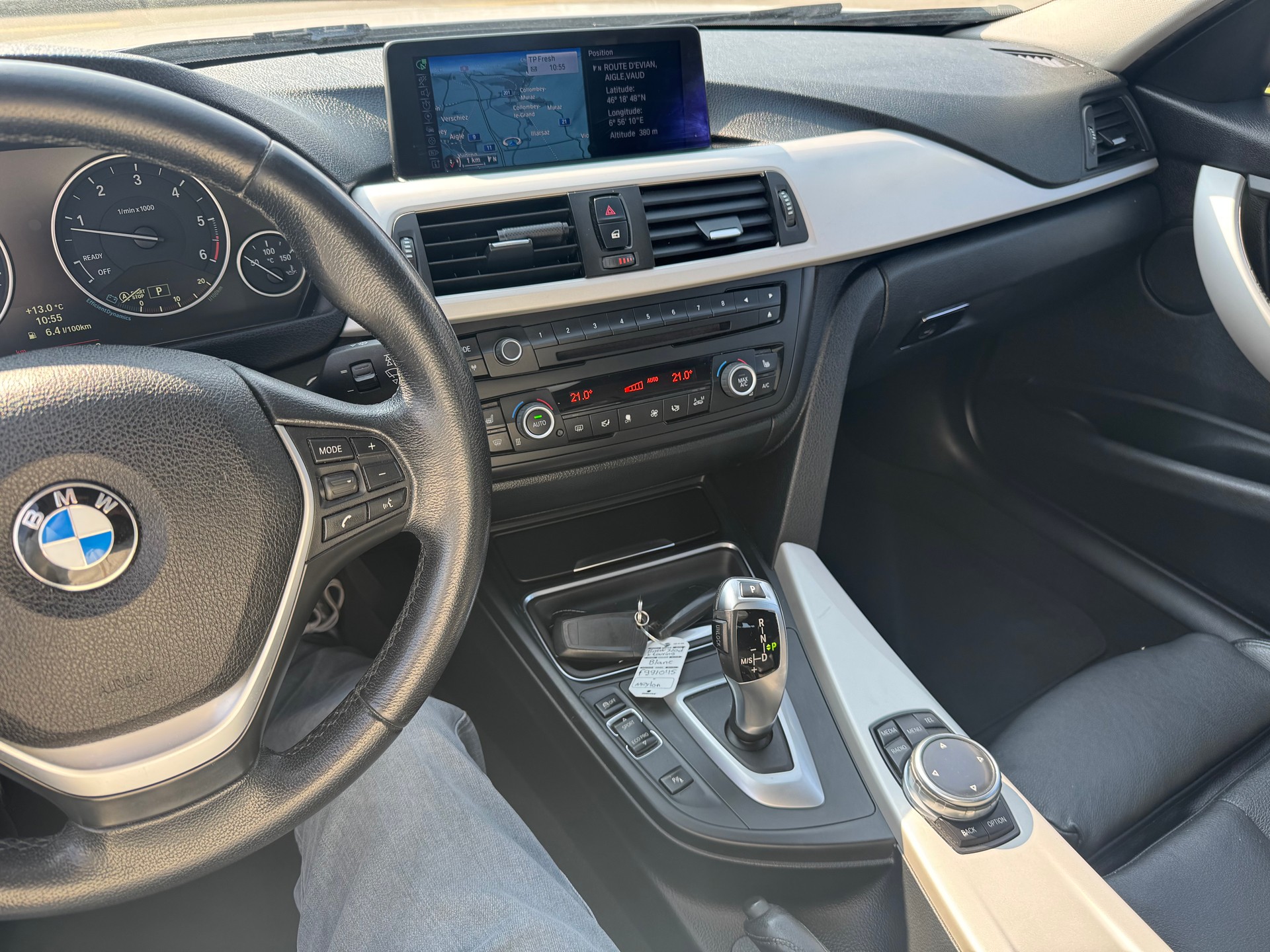 BMW 320d xDrive Touring Steptronic-image-15