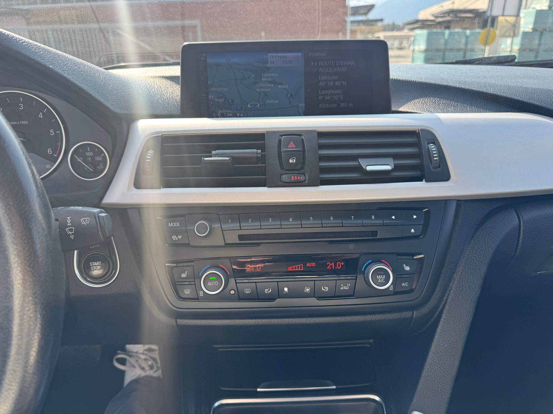 BMW 320d xDrive Touring Steptronic-image-14