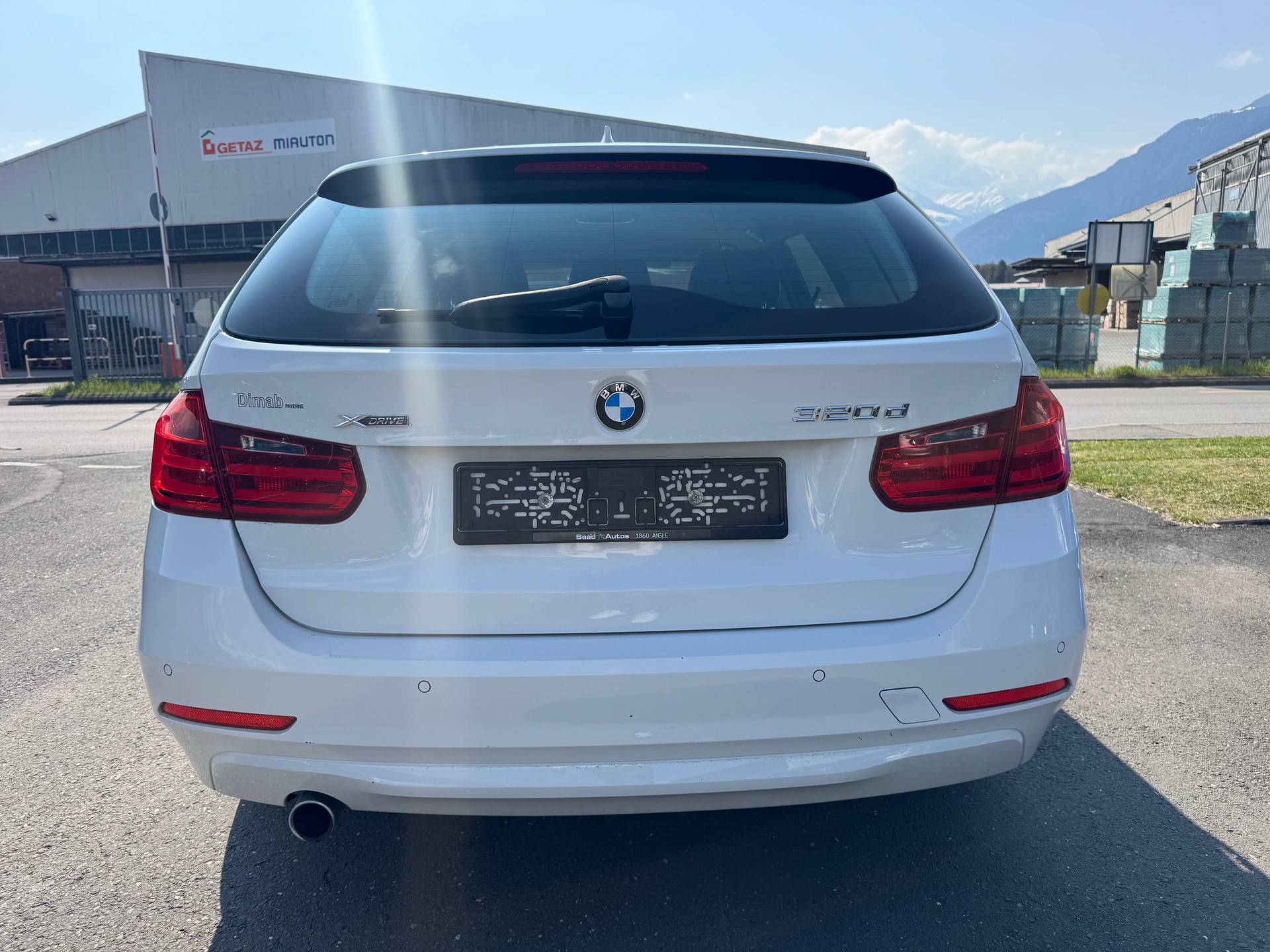 BMW 320d xDrive Touring Steptronic-image-4