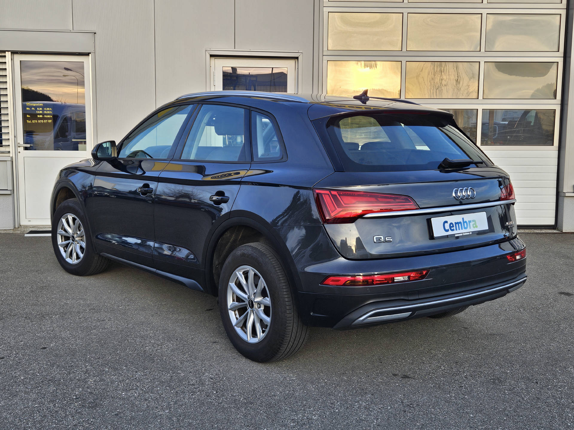 AUDI Q5 2.0 40 TDI quattro S-Tronic * 8- fach bereit * Frisch ab MFK *-image-9