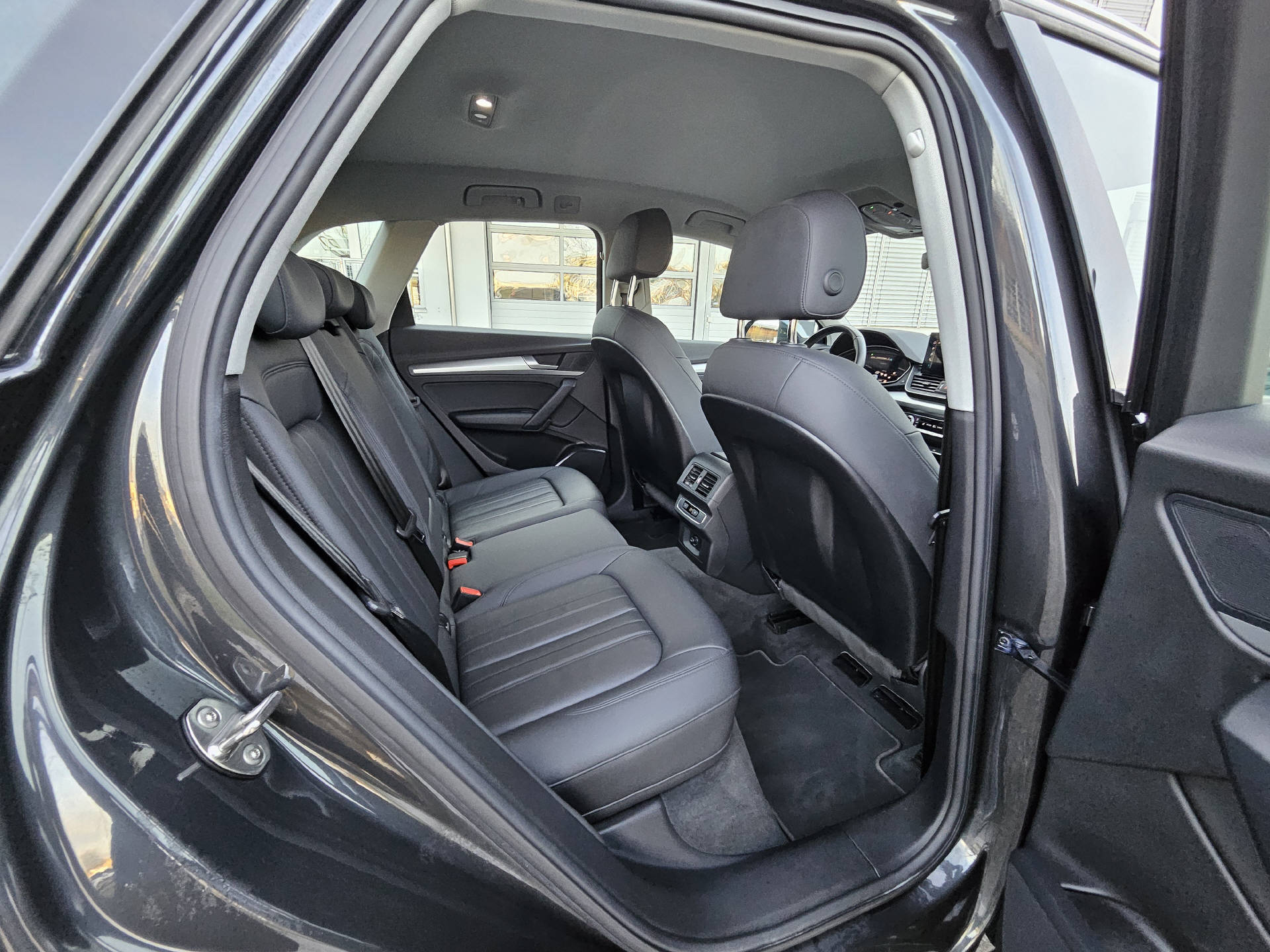 AUDI Q5 2.0 40 TDI quattro S-Tronic * 8- fach bereit * Frisch ab MFK *-image-22