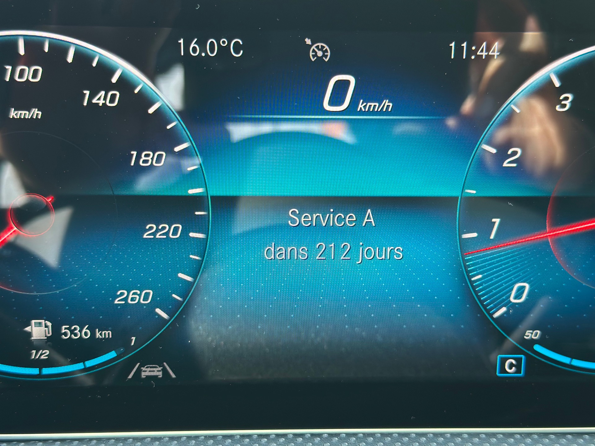 MERCEDES-BENZ A 180 Edition-image-28
