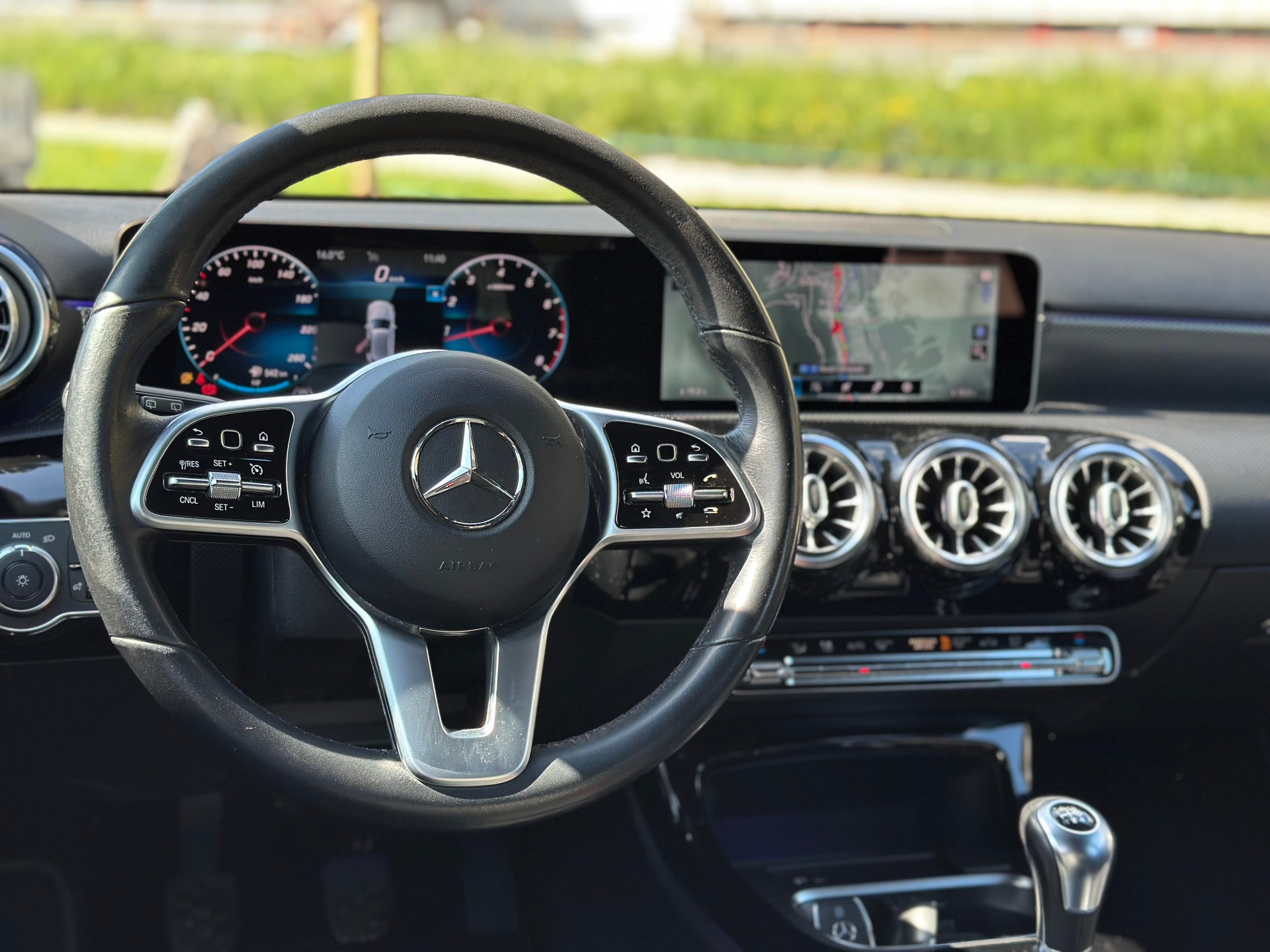 MERCEDES-BENZ A 180 Edition-image-6