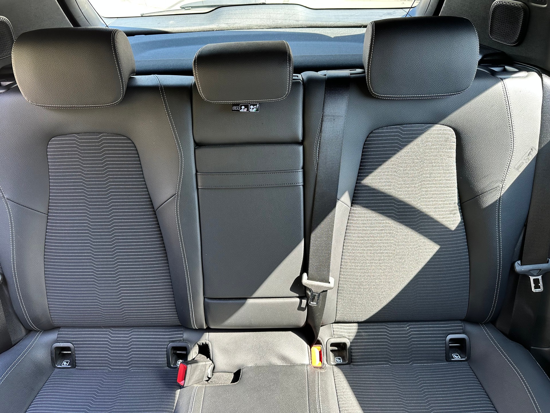 MERCEDES-BENZ A 180 Edition-image-9