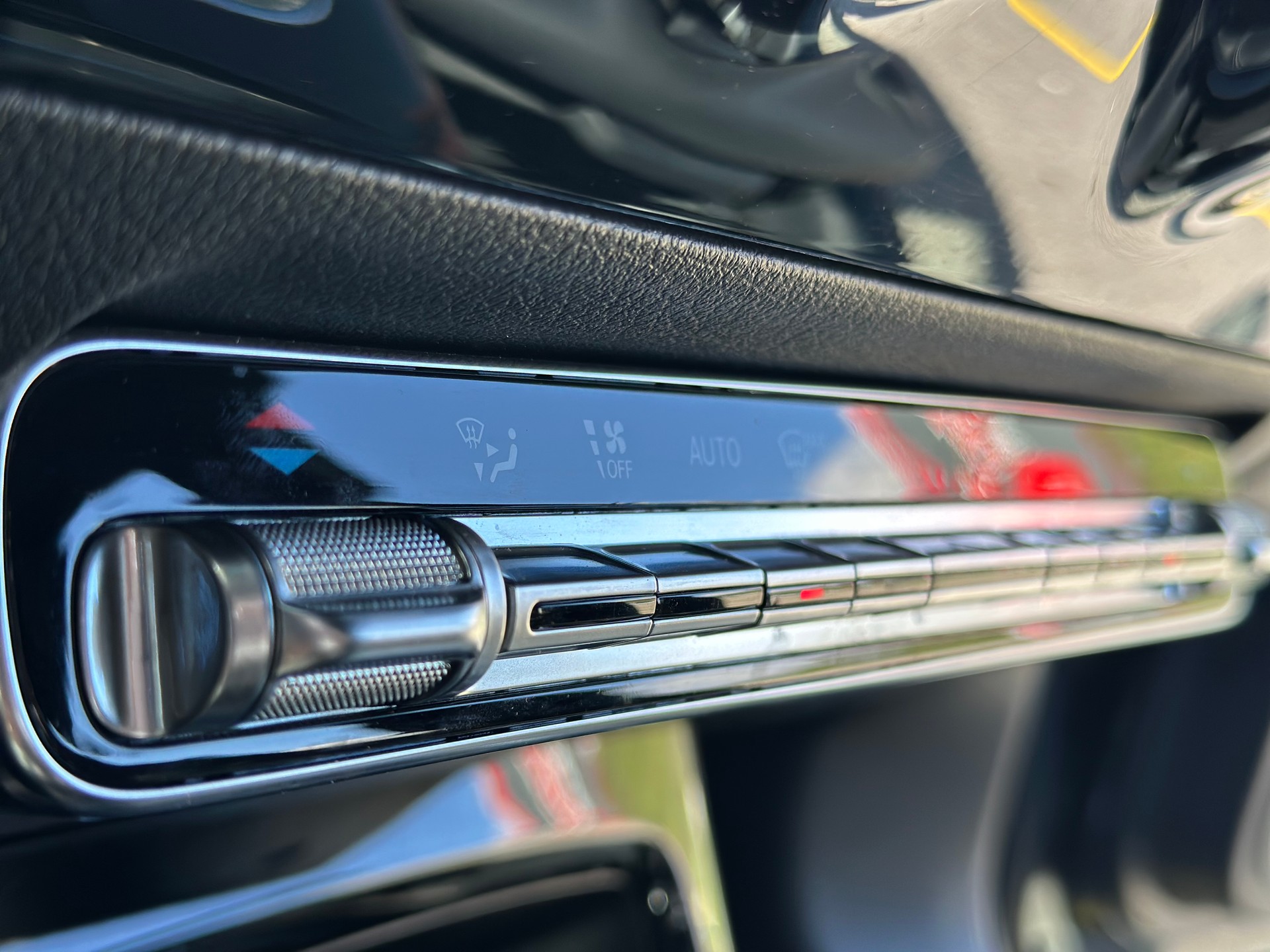 MERCEDES-BENZ A 180 Edition-image-22