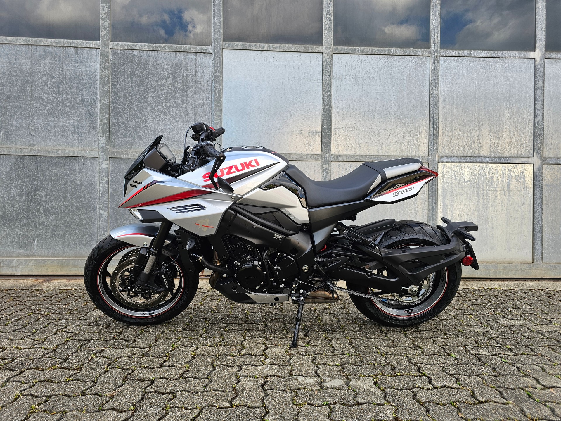 SUZUKI GSX-S 1000 ABS-showroom-element-1