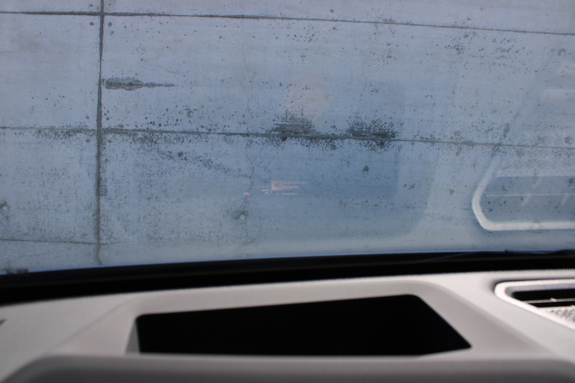 BMW iX1 xDrive 30 M Sport-image-18