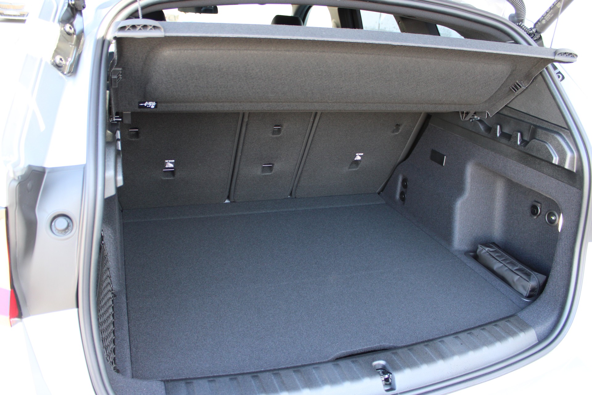 BMW iX1 xDrive 30 M Sport-image-10