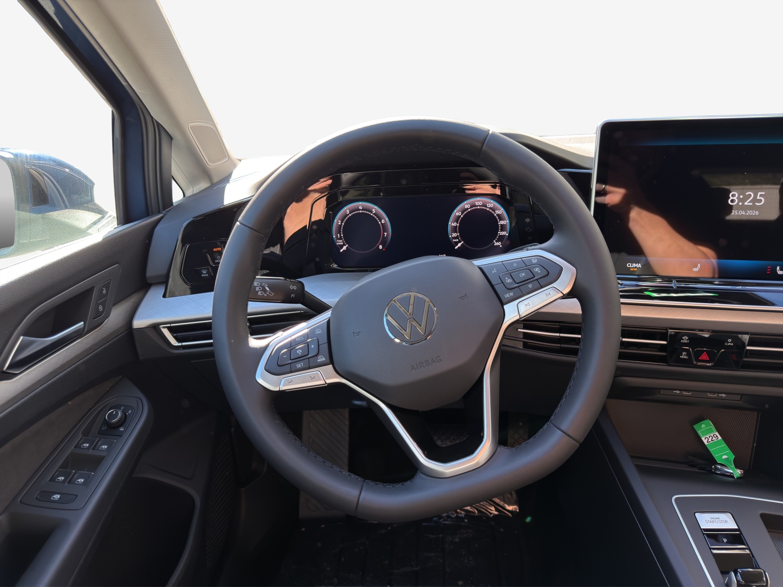 VW Golf 1.5 e TSI mHEV United DSG-image-9