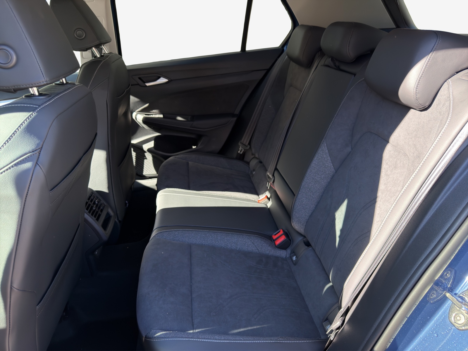 VW Golf 1.5 e TSI mHEV United DSG-image-11