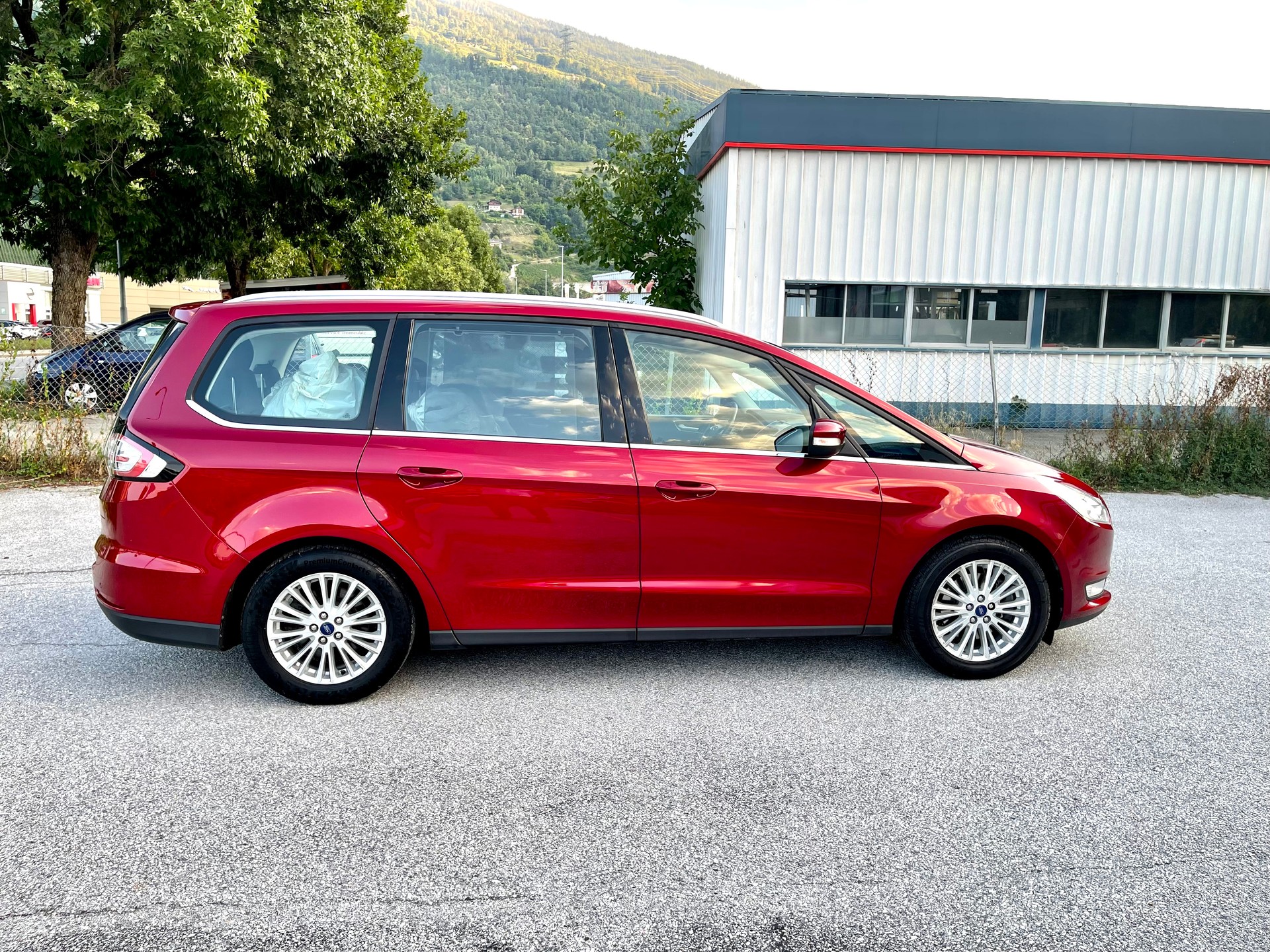 FORD Galaxy 2.0 TDCi Titanium AWD PowerShift-image-10