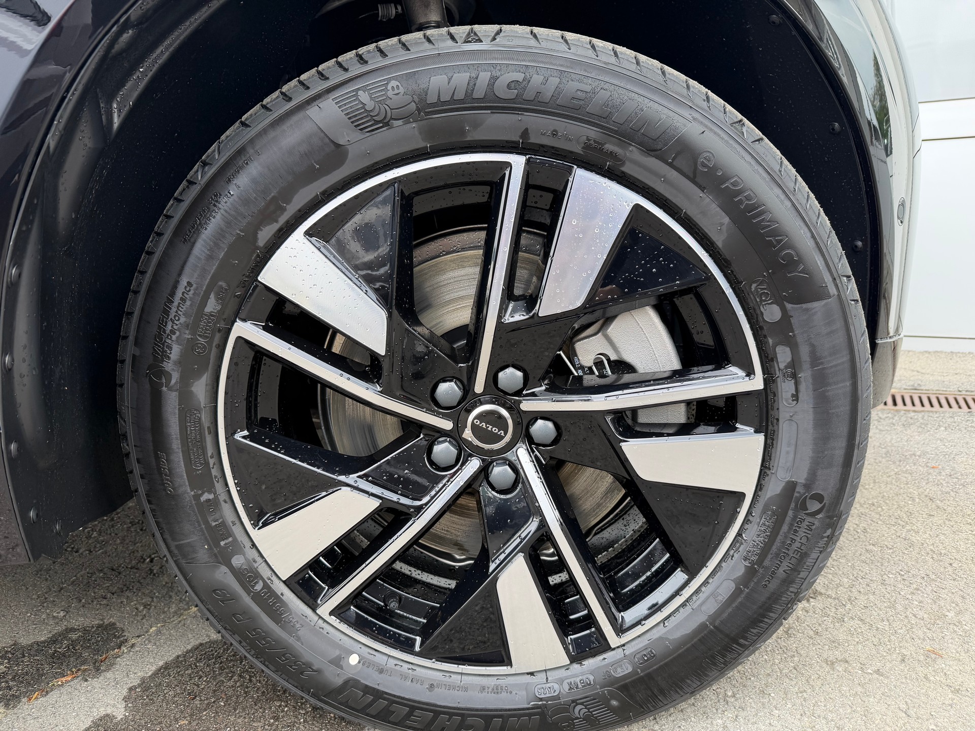 VOLVO XC60 T6 eAWD Plus Dark Geartronic-image-9