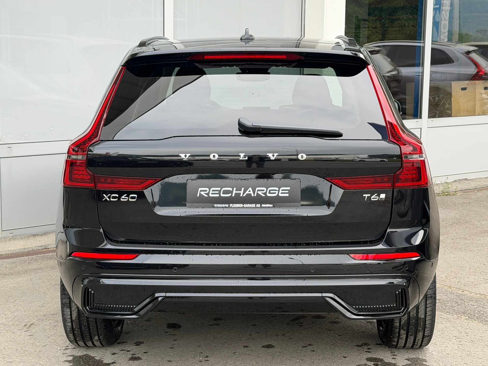 VOLVO XC60 T6 eAWD Plus Dark Geartronic-image-17