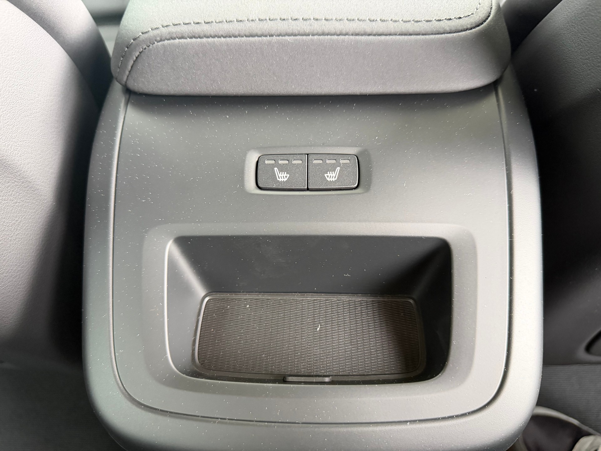 VOLVO XC60 T6 eAWD Plus Dark Geartronic-image-6