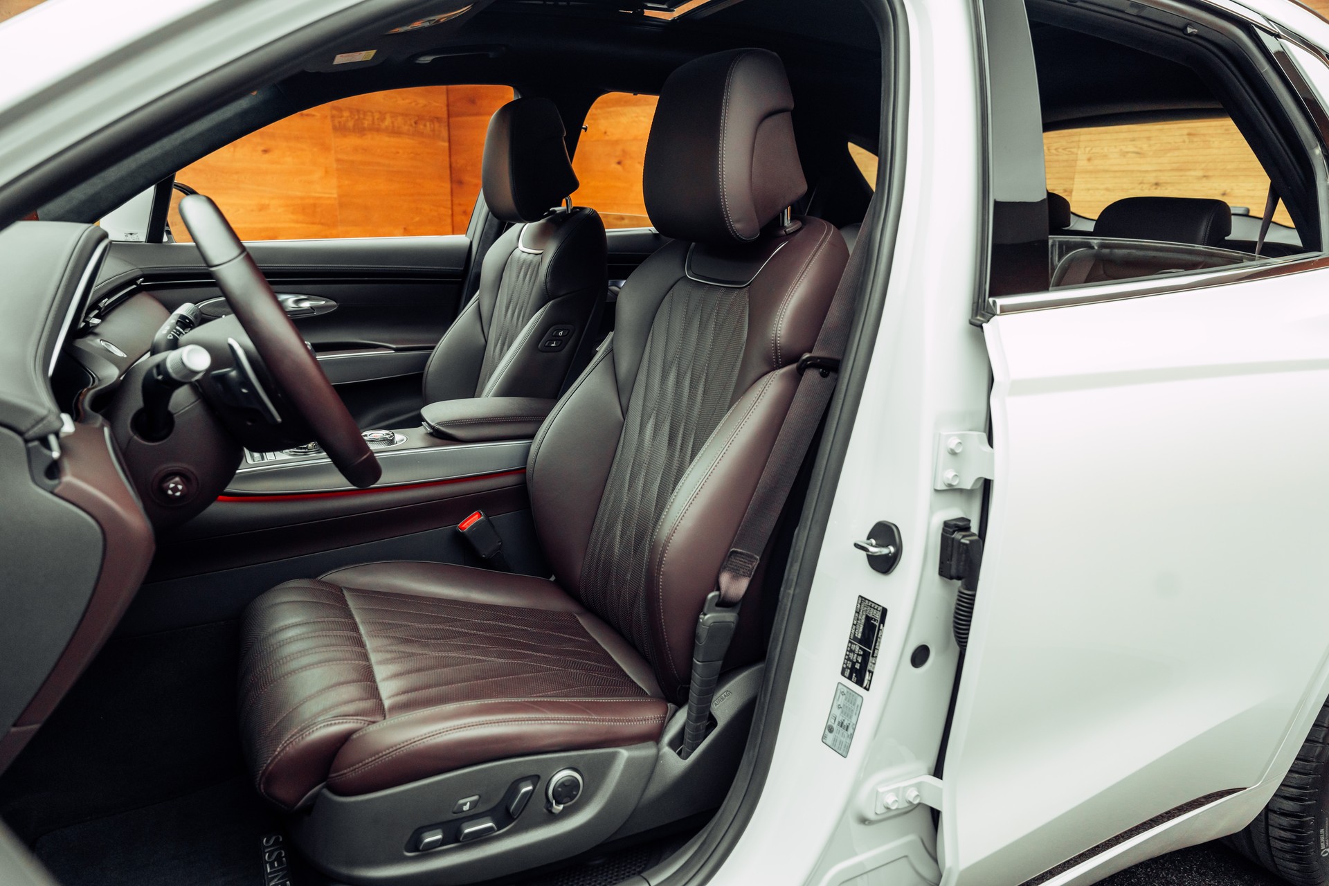 GENESIS GV70 2.5 TGDI Luxury AT8 AWD-image-5