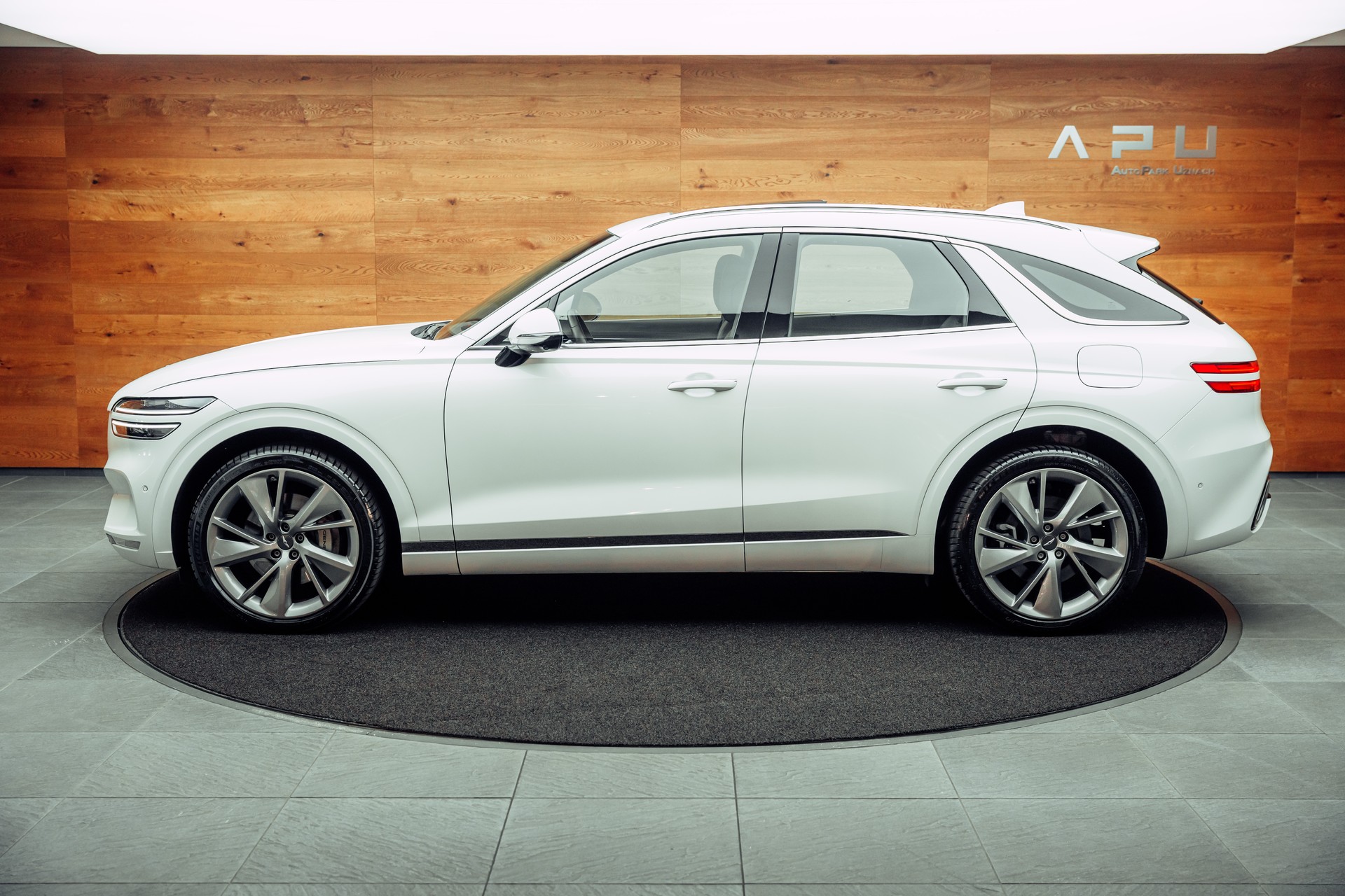 GENESIS GV70 2.5 TGDI Luxury AT8 AWD-image-8