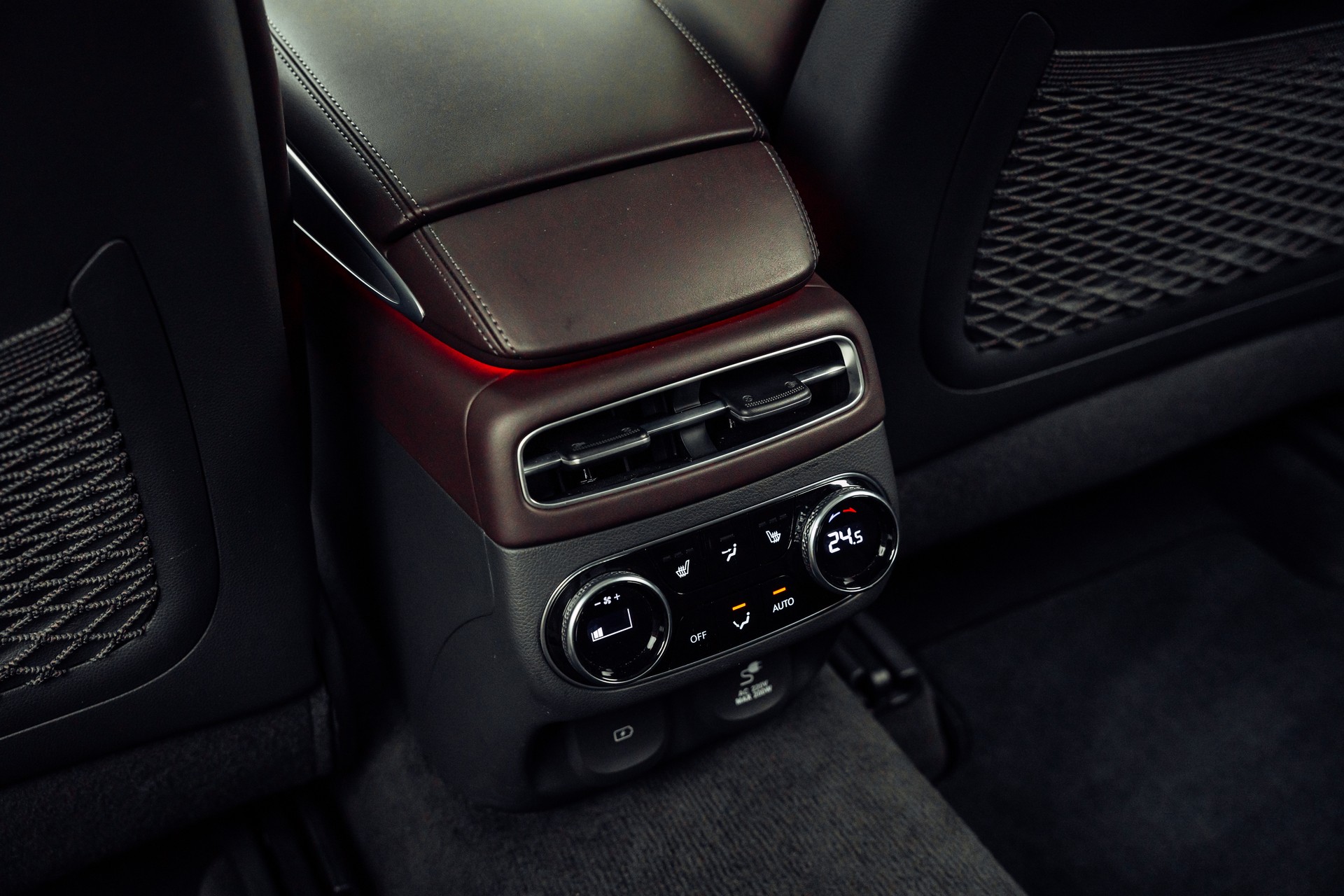 GENESIS GV70 2.5 TGDI Luxury AT8 AWD-image-12