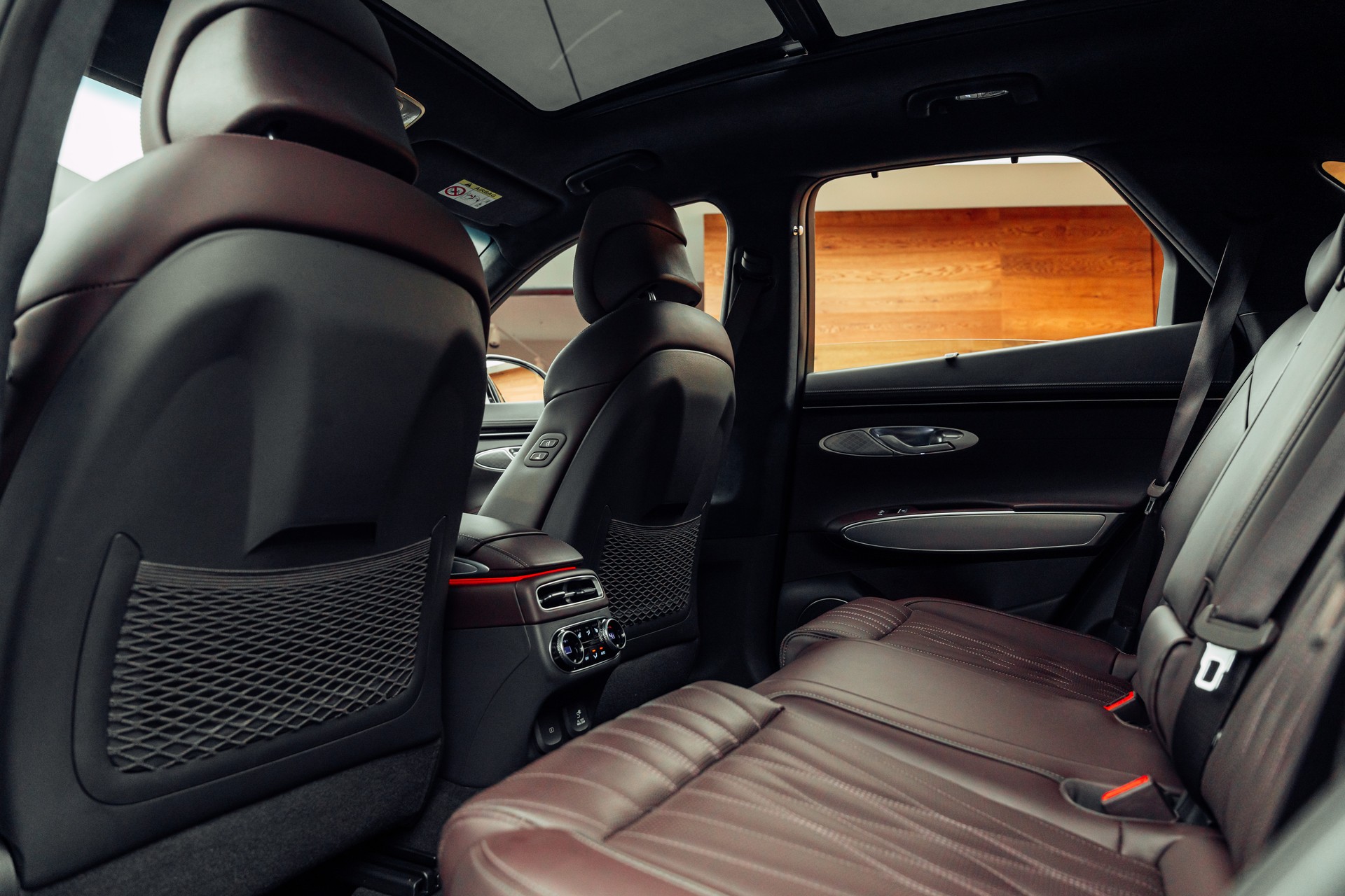 GENESIS GV70 2.5 TGDI Luxury AT8 AWD-image-7