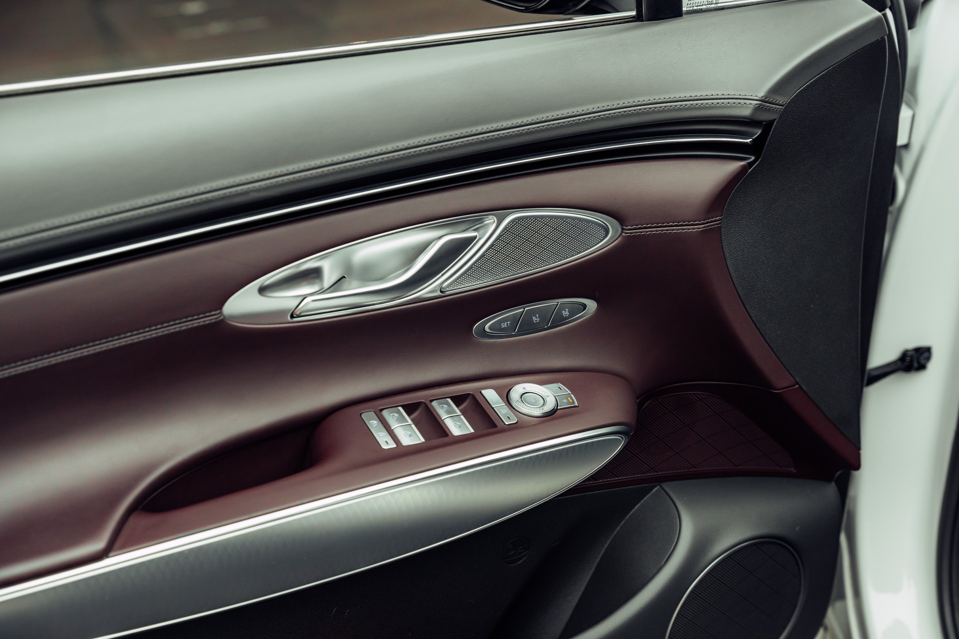 GENESIS GV70 2.5 TGDI Luxury AT8 AWD-image-11