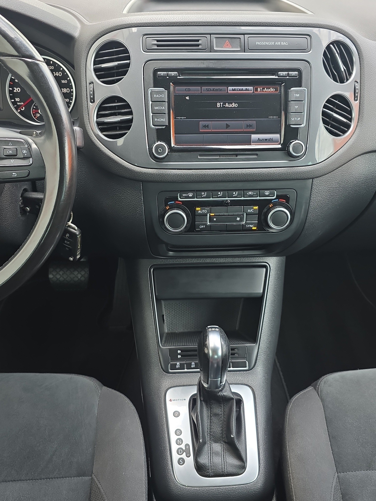 VW Tiguan 2.0 TDI BlueMotion Sport&Style 4Motion DSG-image-11