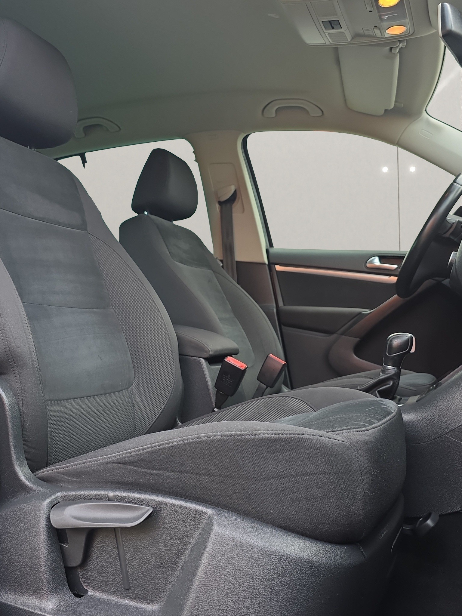 VW Tiguan 2.0 TDI BlueMotion Sport&Style 4Motion DSG-image-16