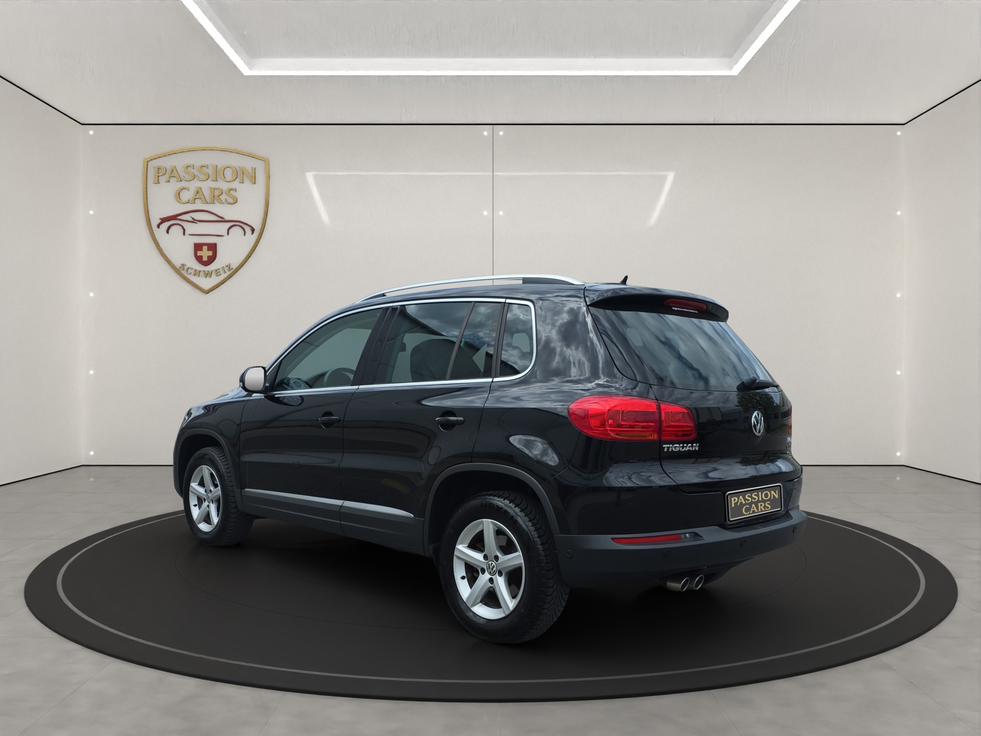 VW Tiguan 2.0 TDI BlueMotion Sport&Style 4Motion DSG-image-2