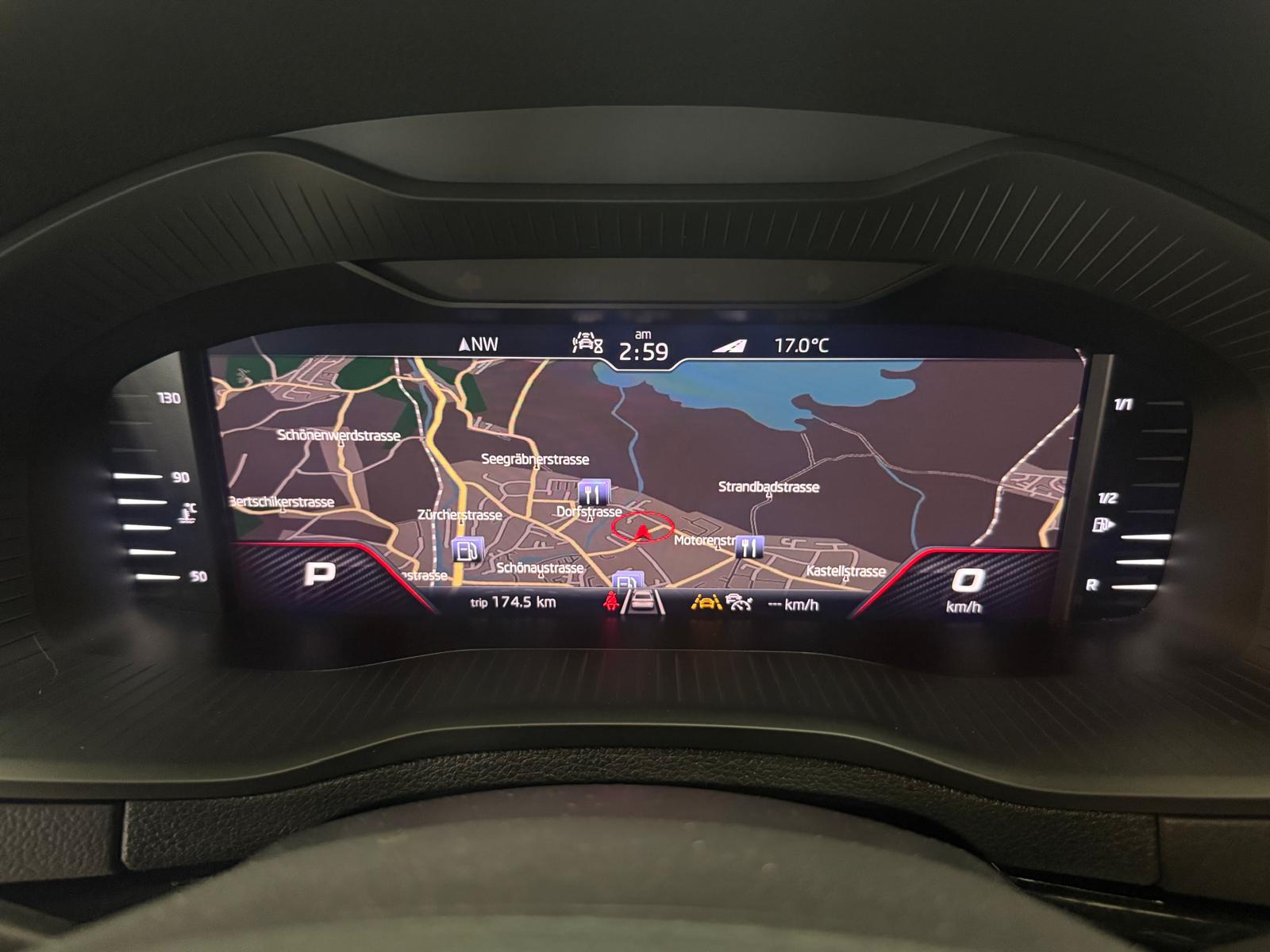 SKODA Karoq 1.5 TSI ACT SportLine DSG-image-9