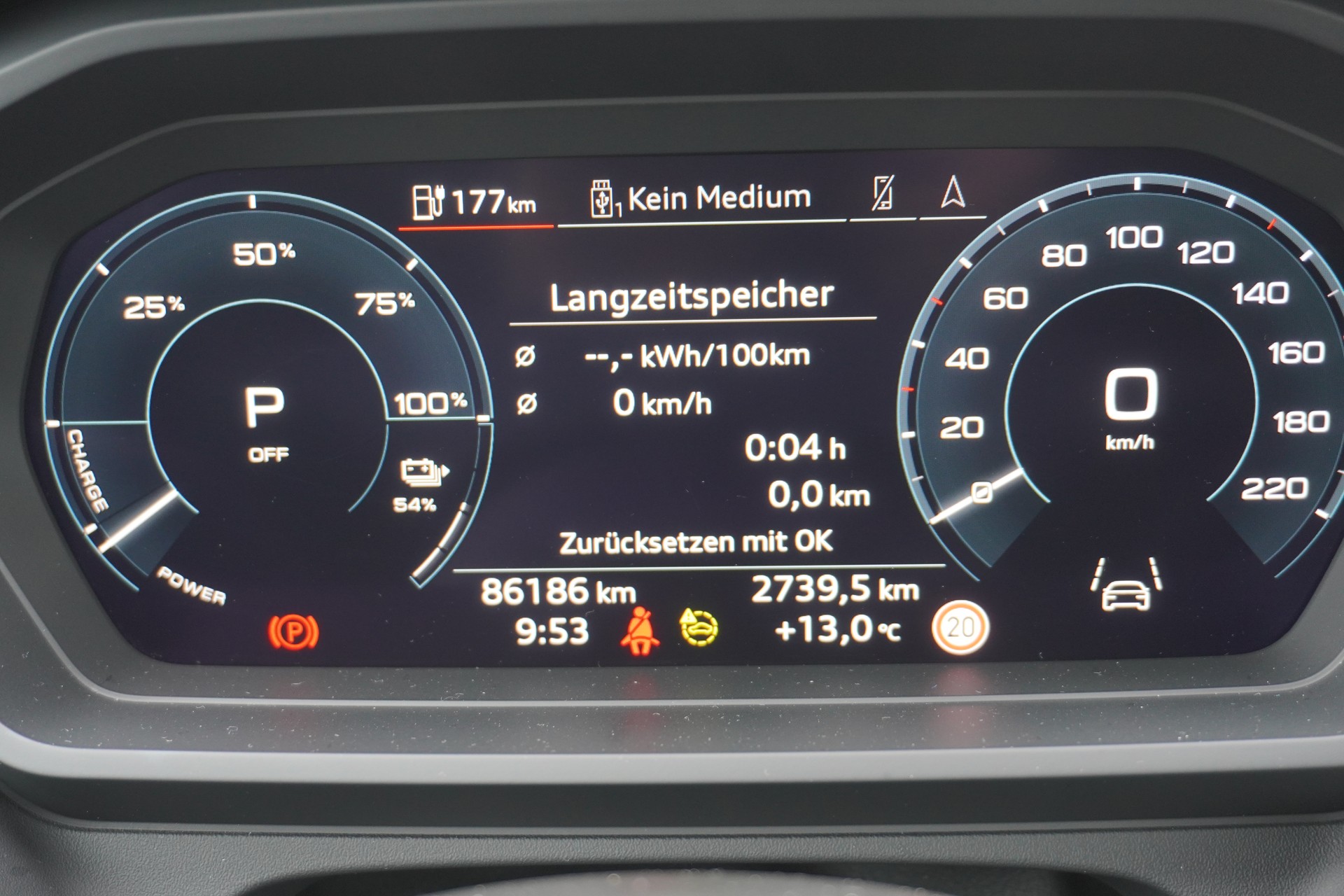 AUDI Q4 e-tron 45 quattro-image-31