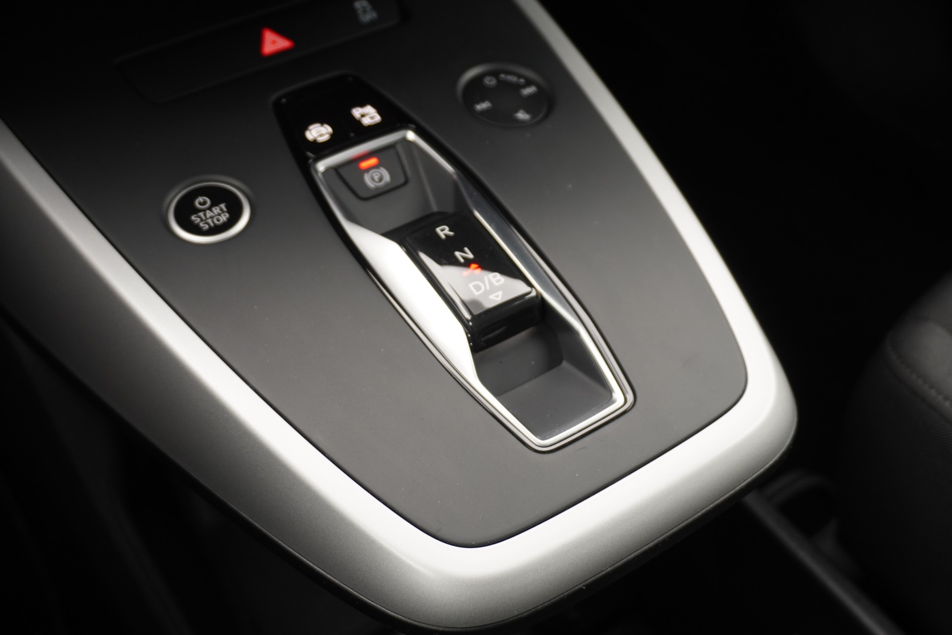 AUDI Q4 e-tron 45 quattro-image-18