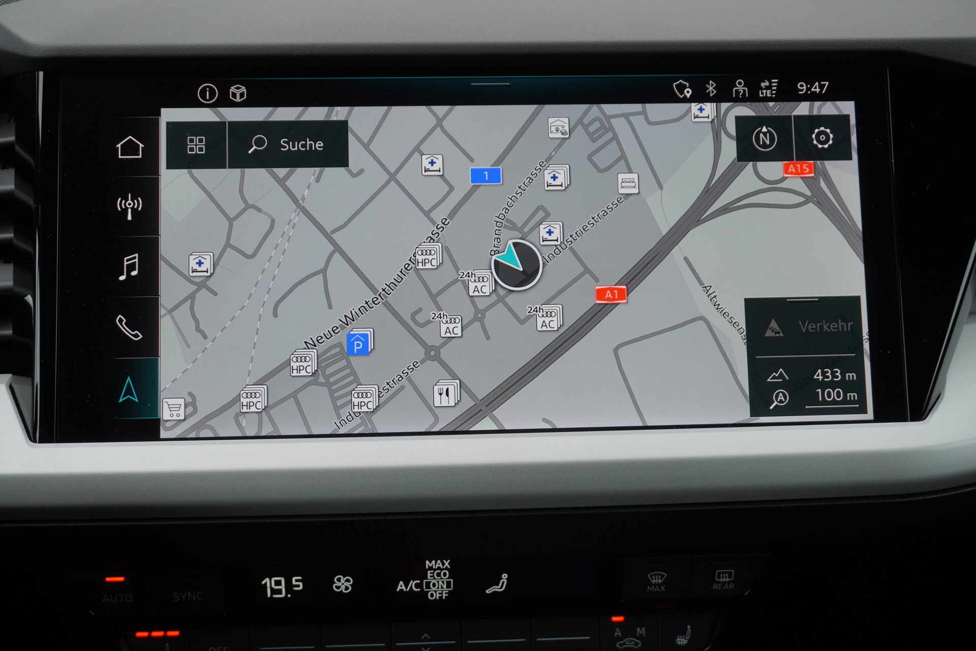 AUDI Q4 e-tron 45 quattro-image-21