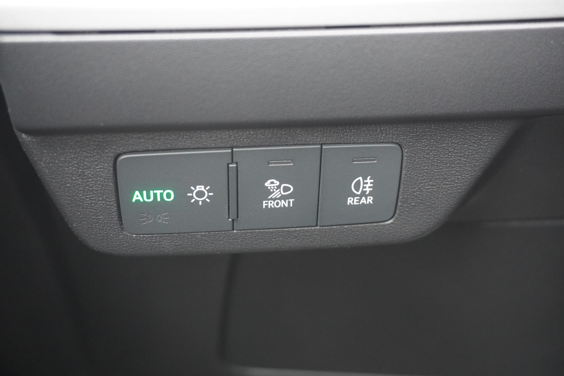 AUDI Q4 e-tron 45 quattro-image-35