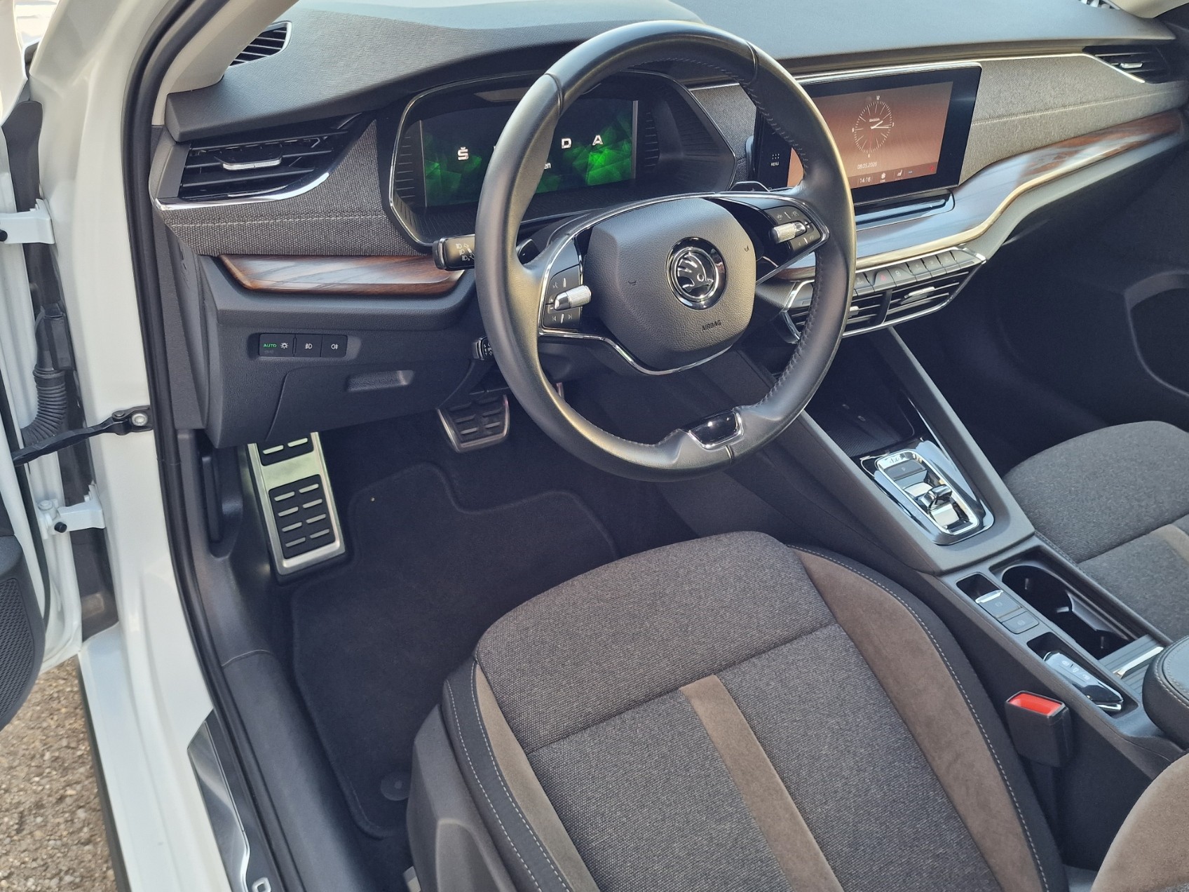 SKODA Octavia Combi 2.0 TDI DSG Scout 4x4-image-8