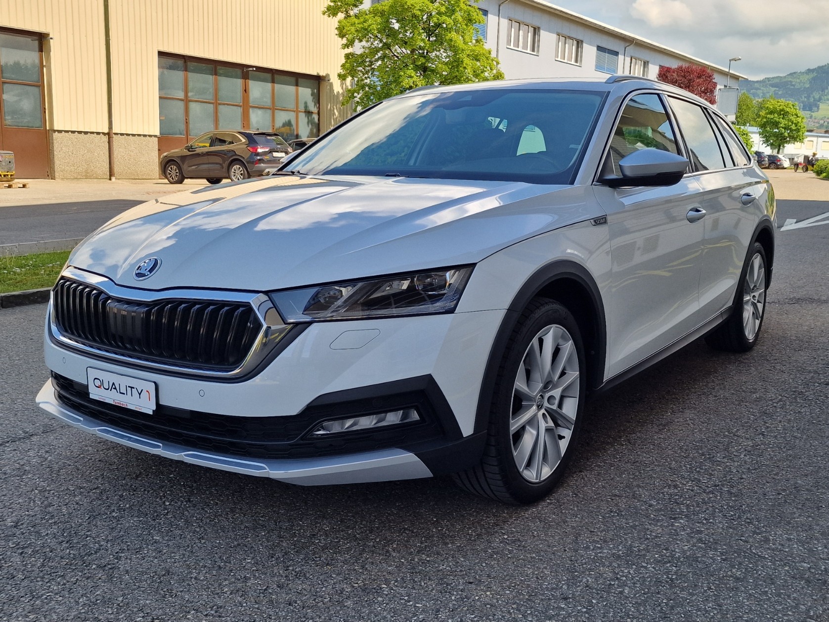 SKODA Octavia Combi 2.0 TDI DSG Scout 4x4-image-1