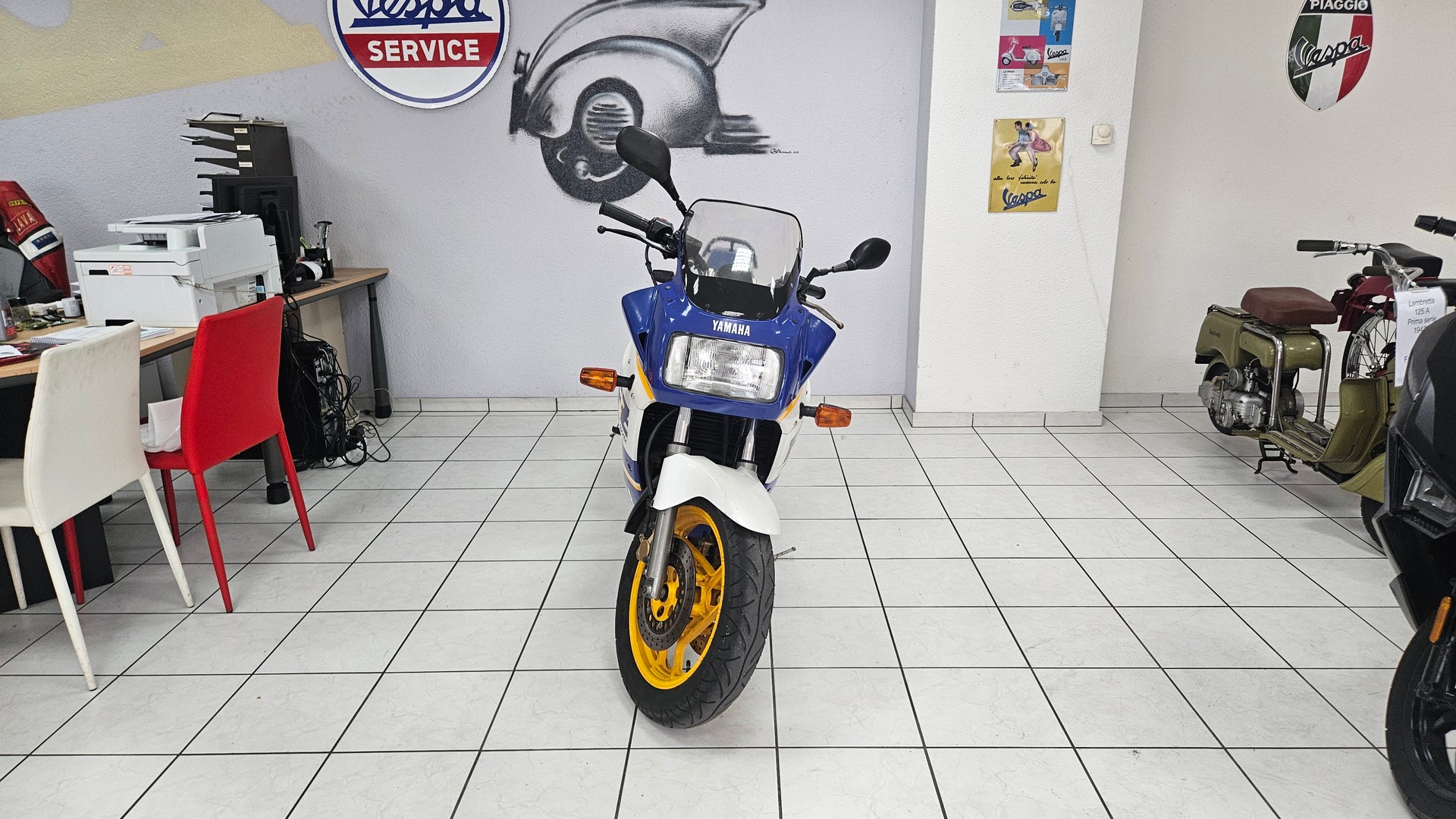 YAMAHA FZ 750