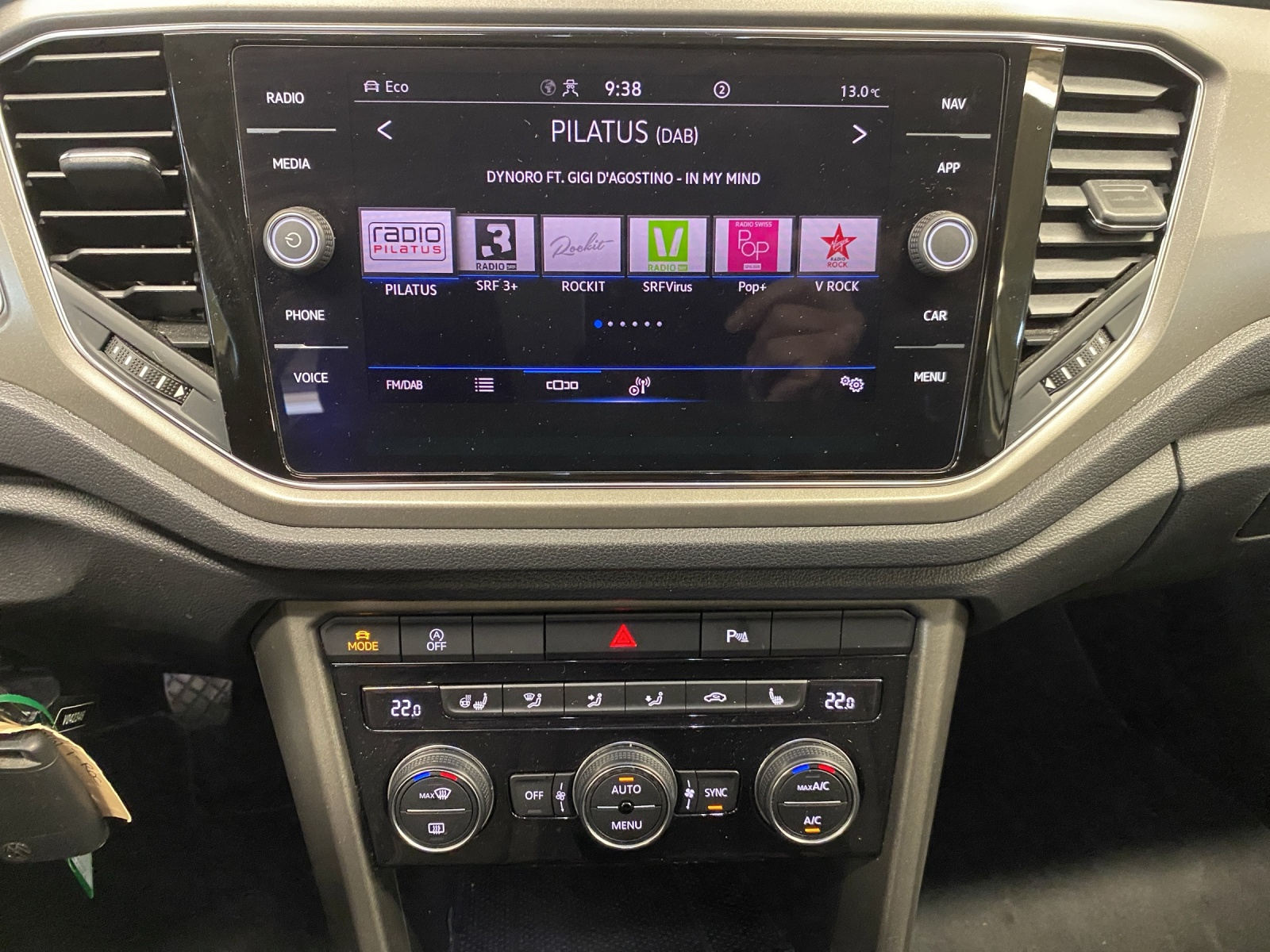 VW T-Roc 1.0 TSI Advance-image-10