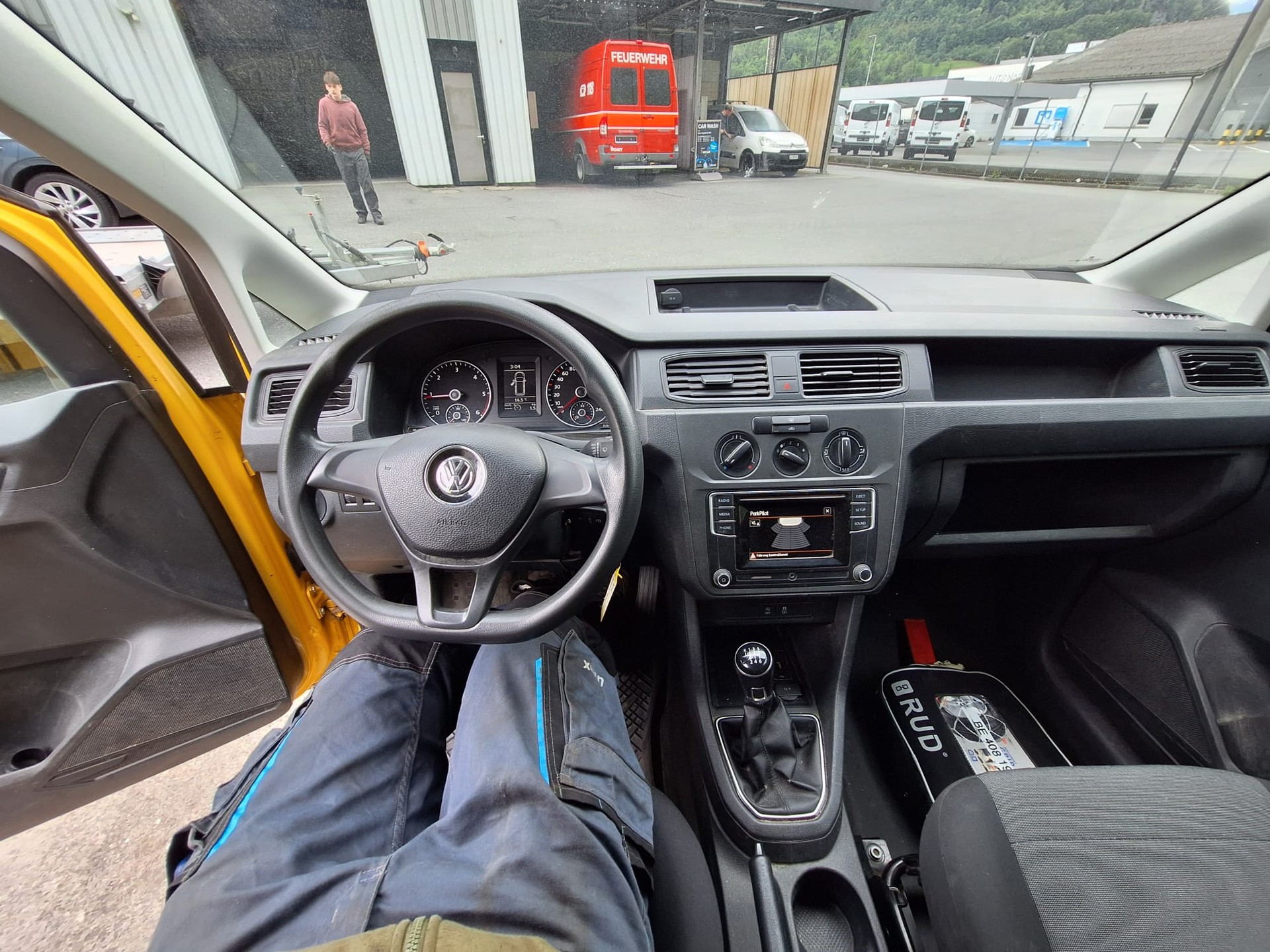 VW Caddy 2.0TDI 4Motion BlueMotion Technology-image-8