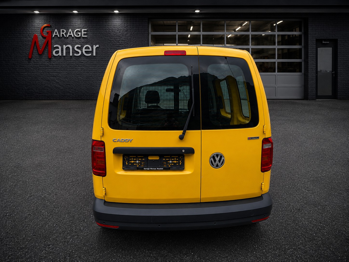VW Caddy 2.0TDI 4Motion BlueMotion Technology-image-3